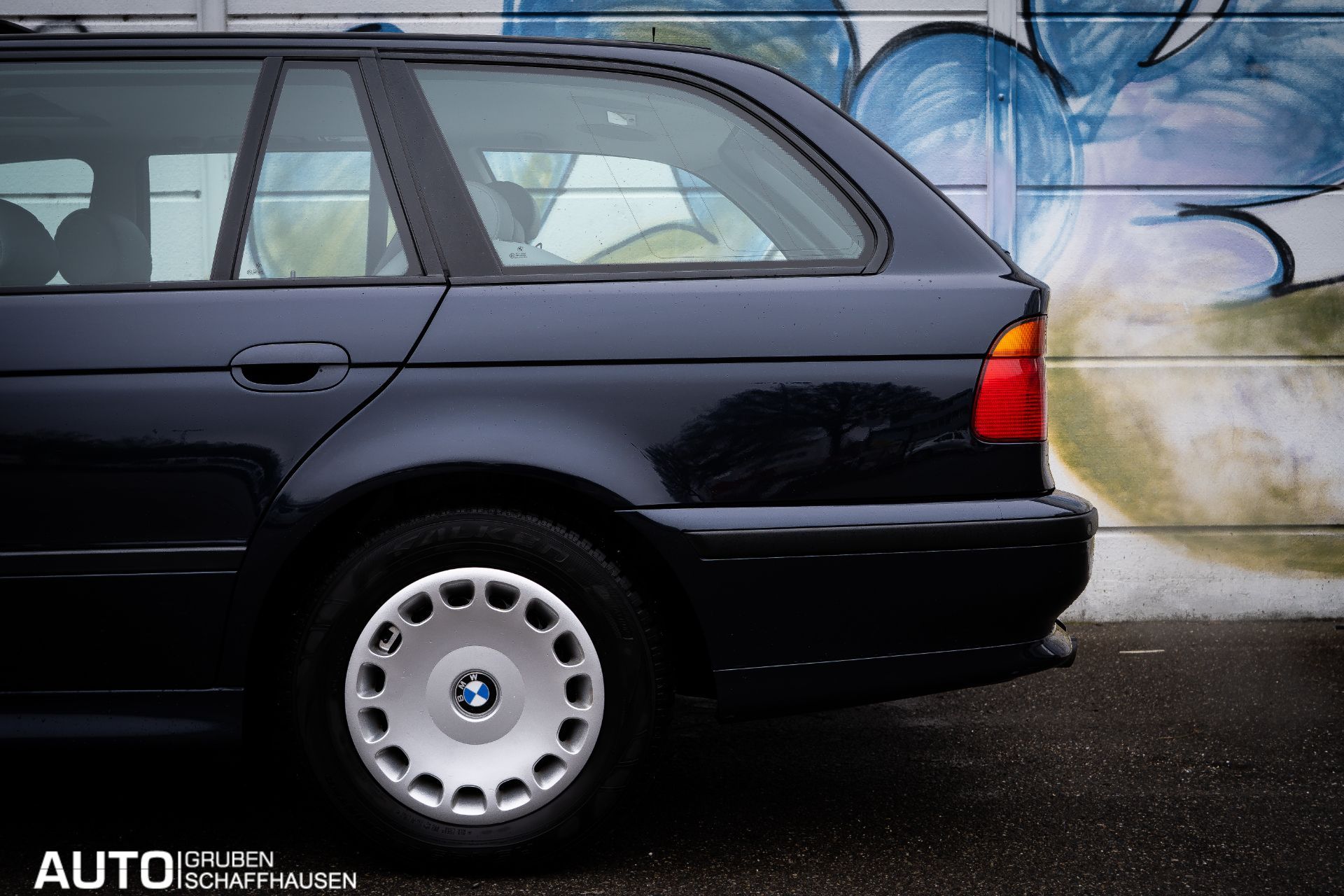 BMW 523 i Touring-image-10