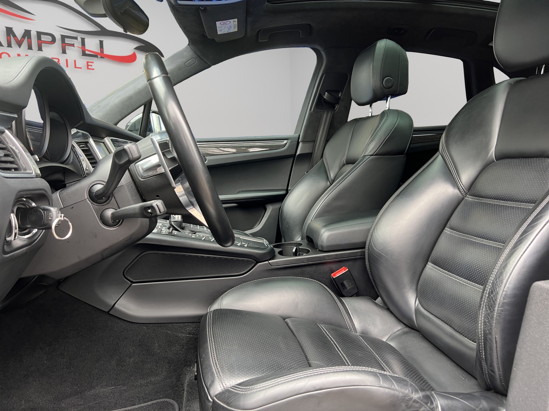 PORSCHE Macan Turbo PDK-image-3