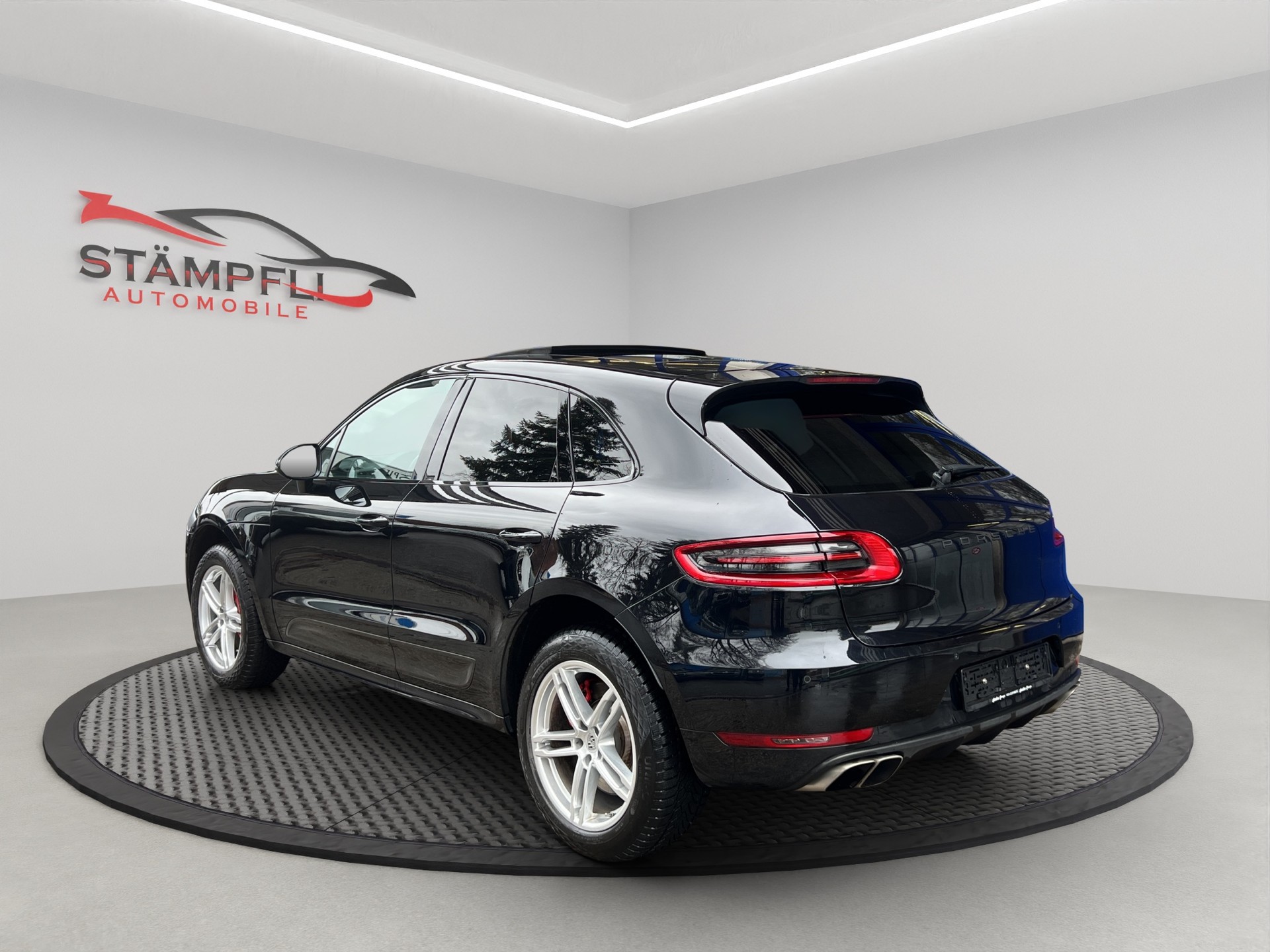 PORSCHE Macan Turbo PDK-image-2