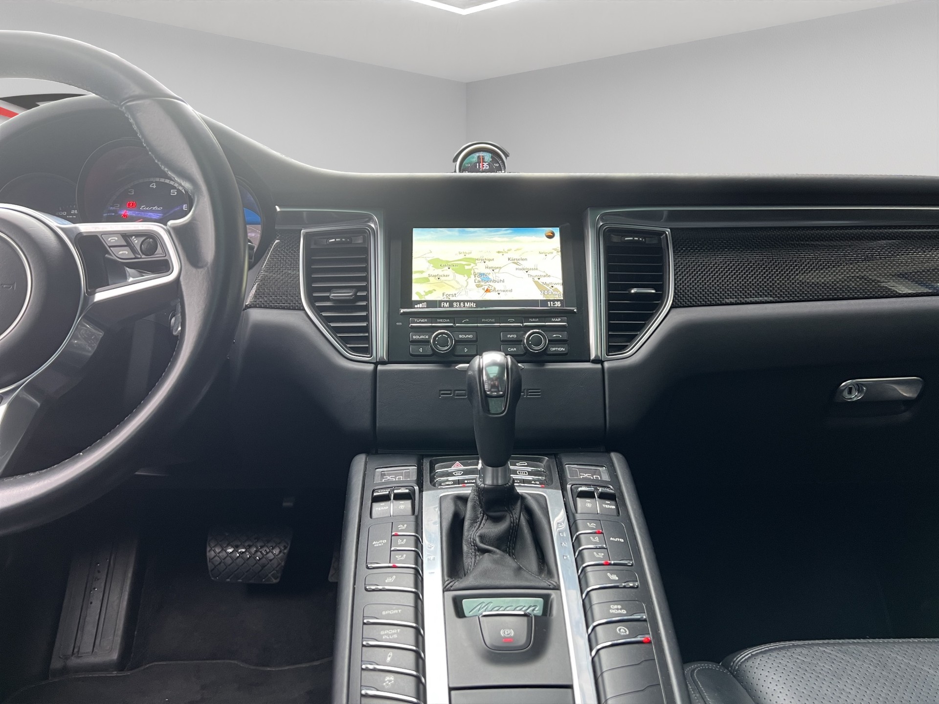PORSCHE Macan Turbo PDK-image-6