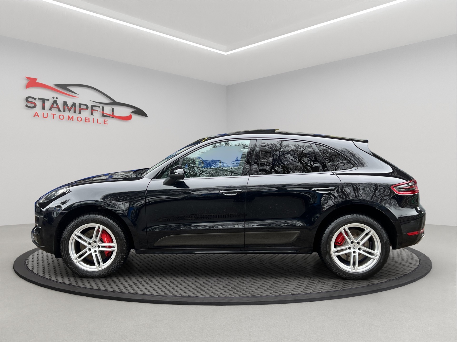 PORSCHE Macan Turbo PDK-image-1