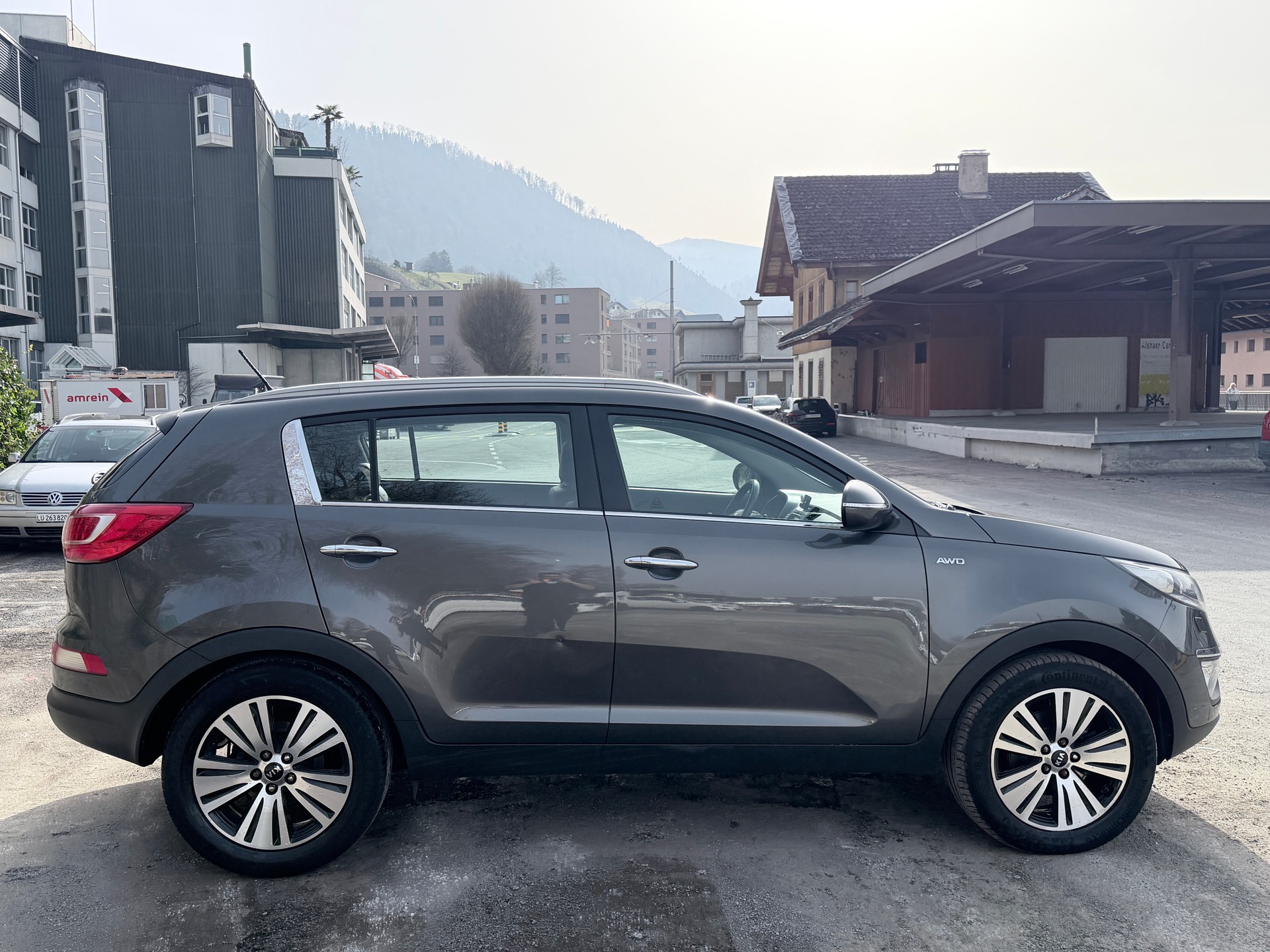 KIA Sportage 2.0 CRDi Style 4WD Automatic-image-7