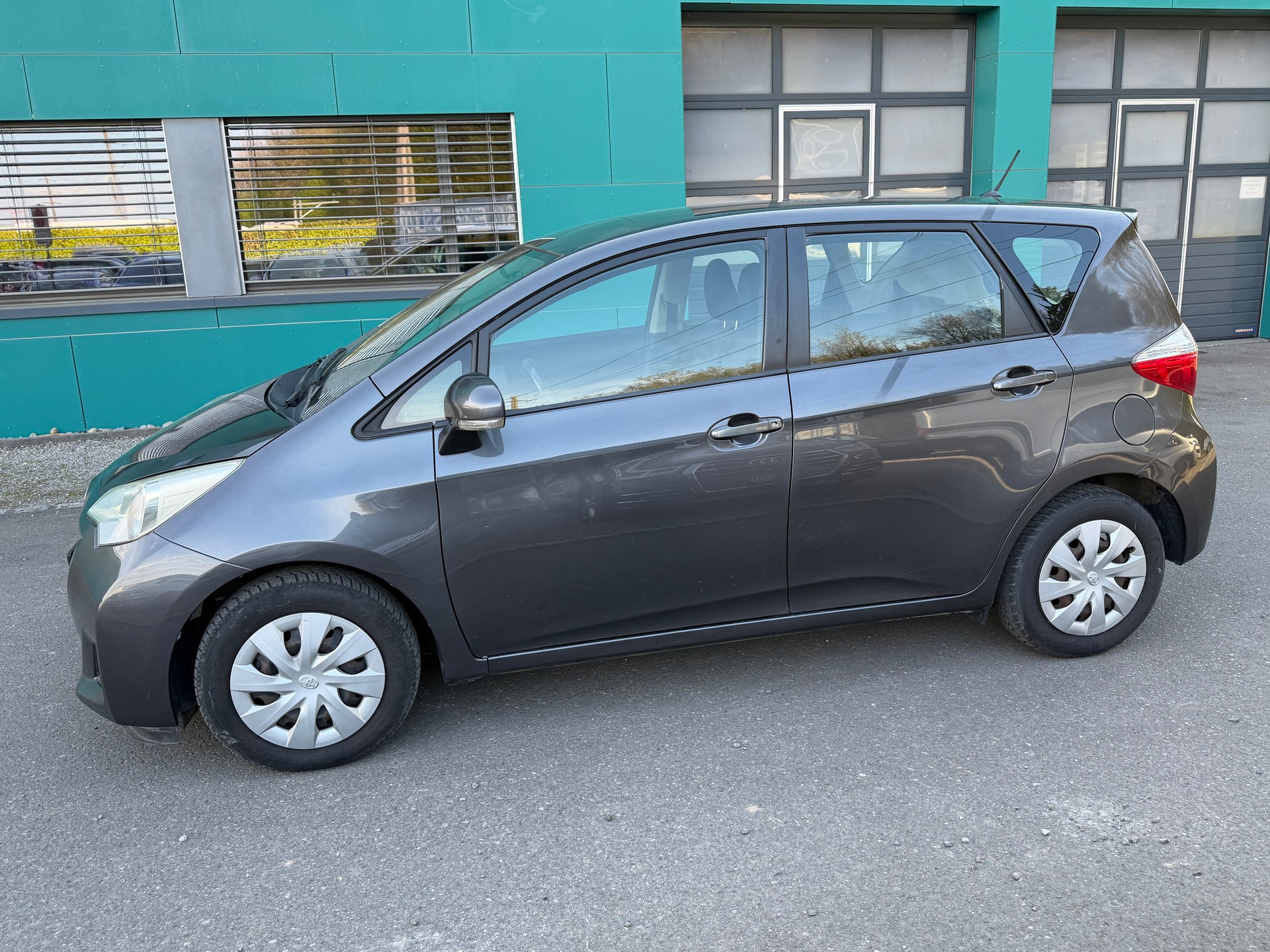 TOYOTA Verso-S 1.4 D-4D Linea Sol-image-2