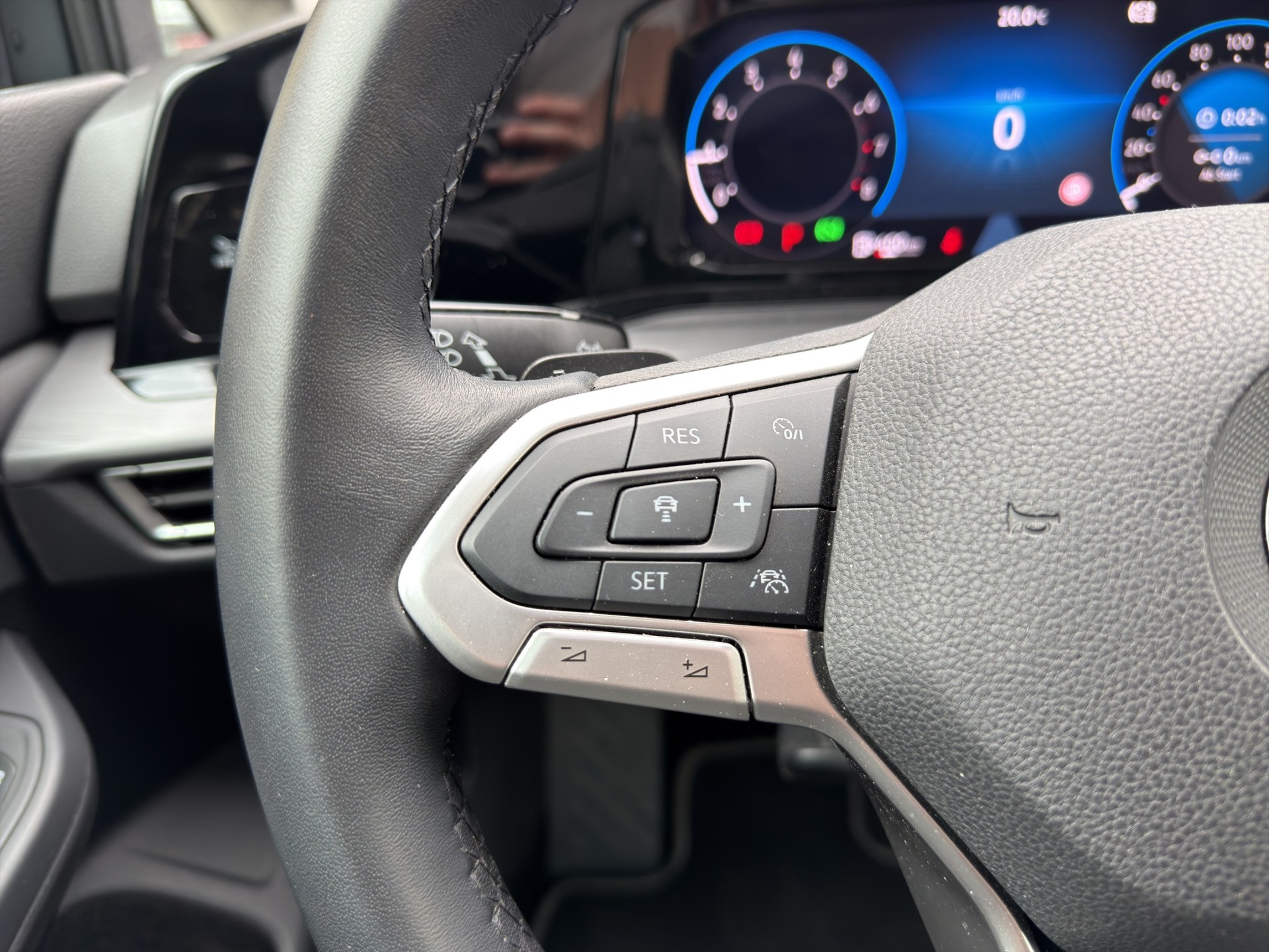 VW Golf 1.5 eTSI mHEV ACT Style DSG-image-18