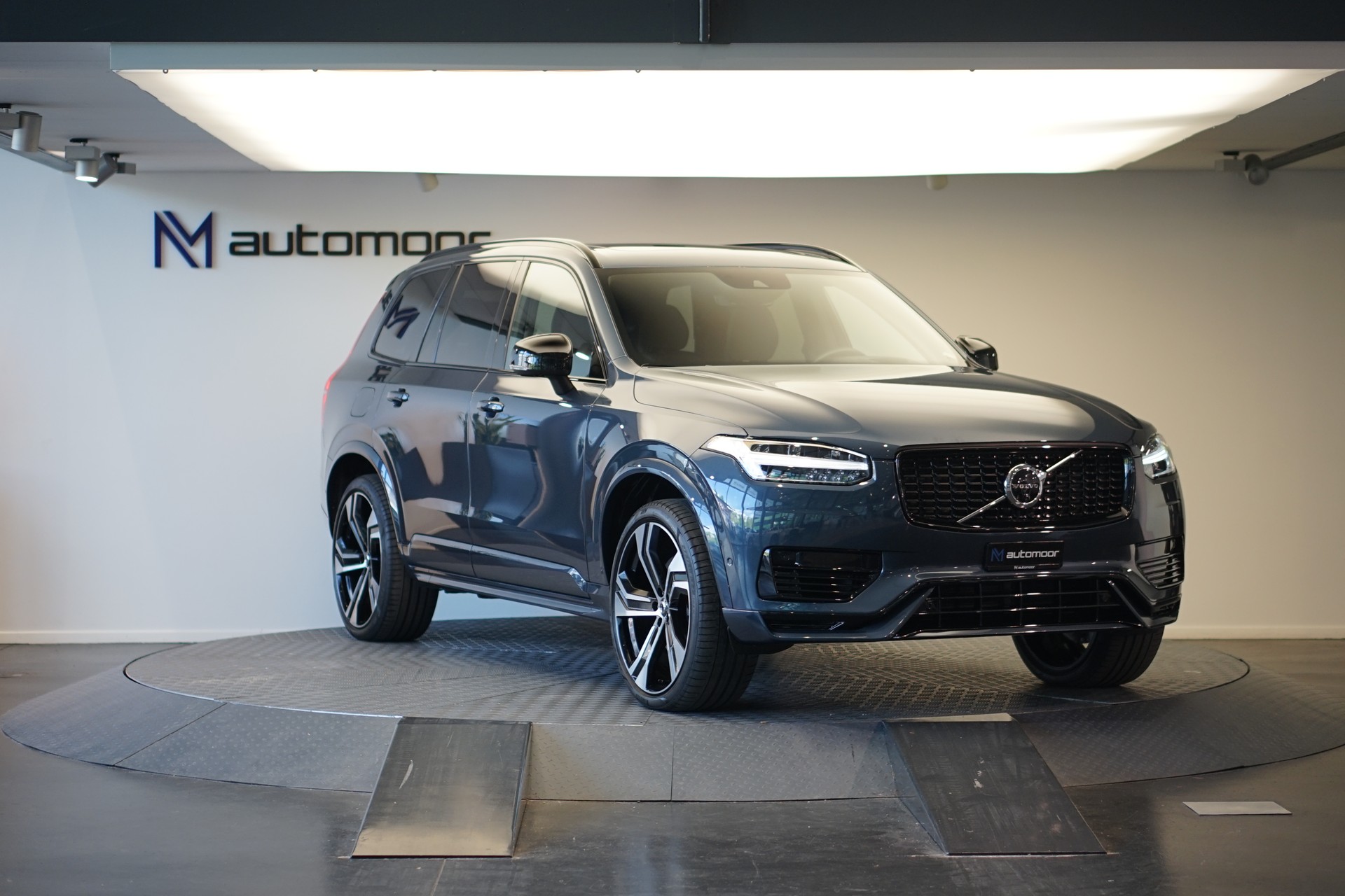 VOLVO XC90 T8 eAWD PluginHybrid R-Design Geartronic *Gratisservice* *7 Plätze*-showroom-element-2