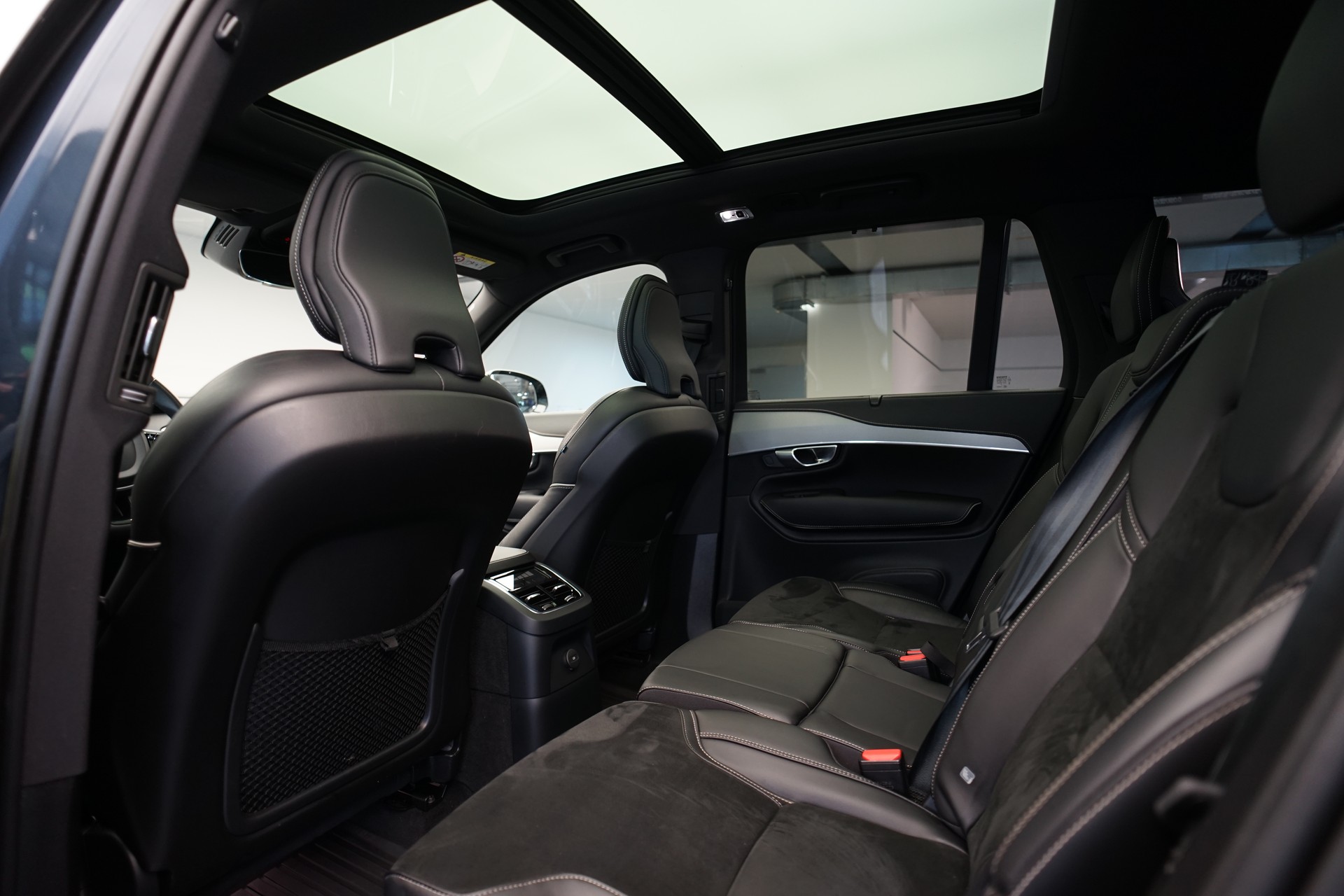 VOLVO XC90 T8 eAWD PluginHybrid R-Design Geartronic *Gratisservice* *7 Plätze*-image-18