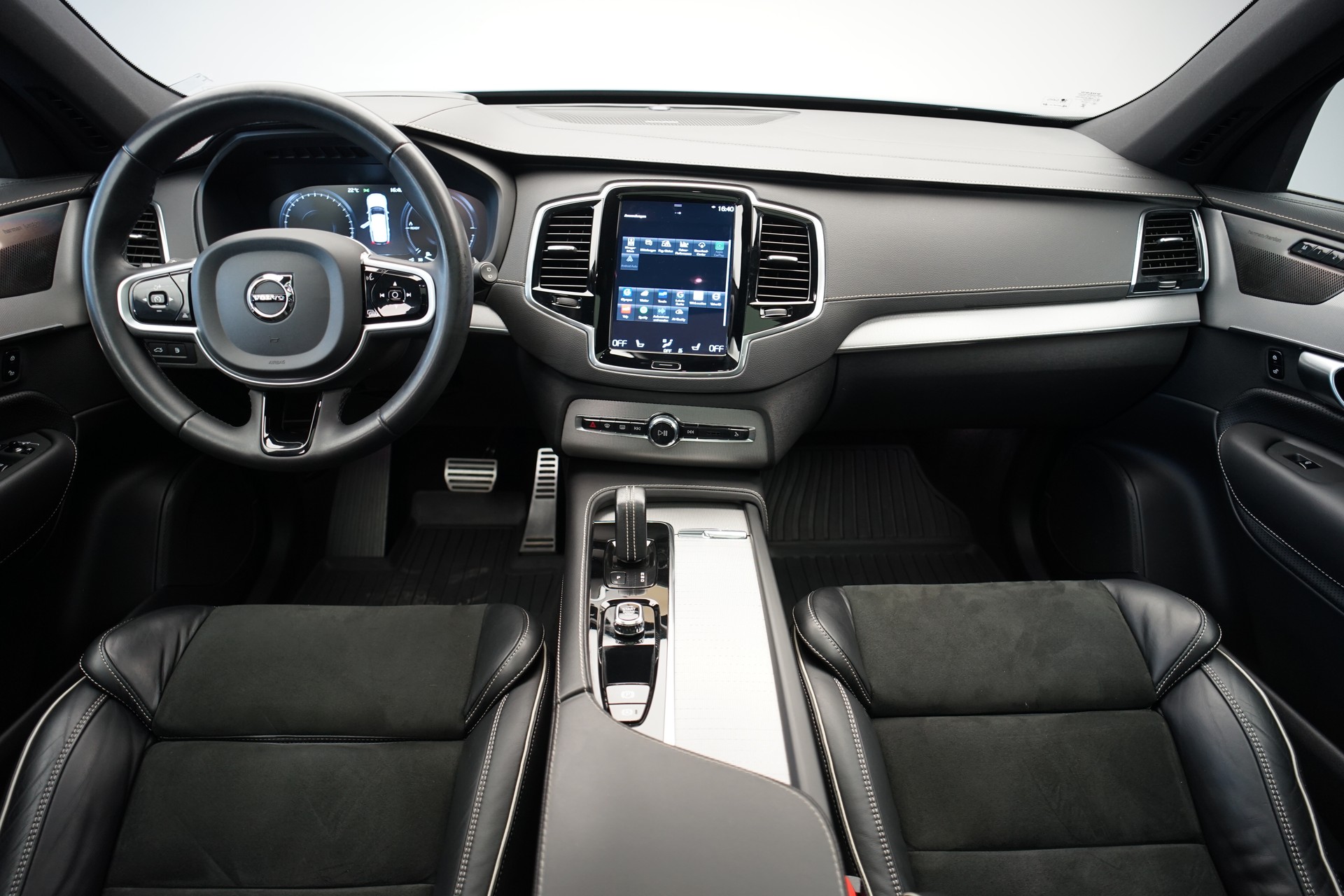VOLVO XC90 T8 eAWD PluginHybrid R-Design Geartronic *Gratisservice* *7 Plätze*-image-12