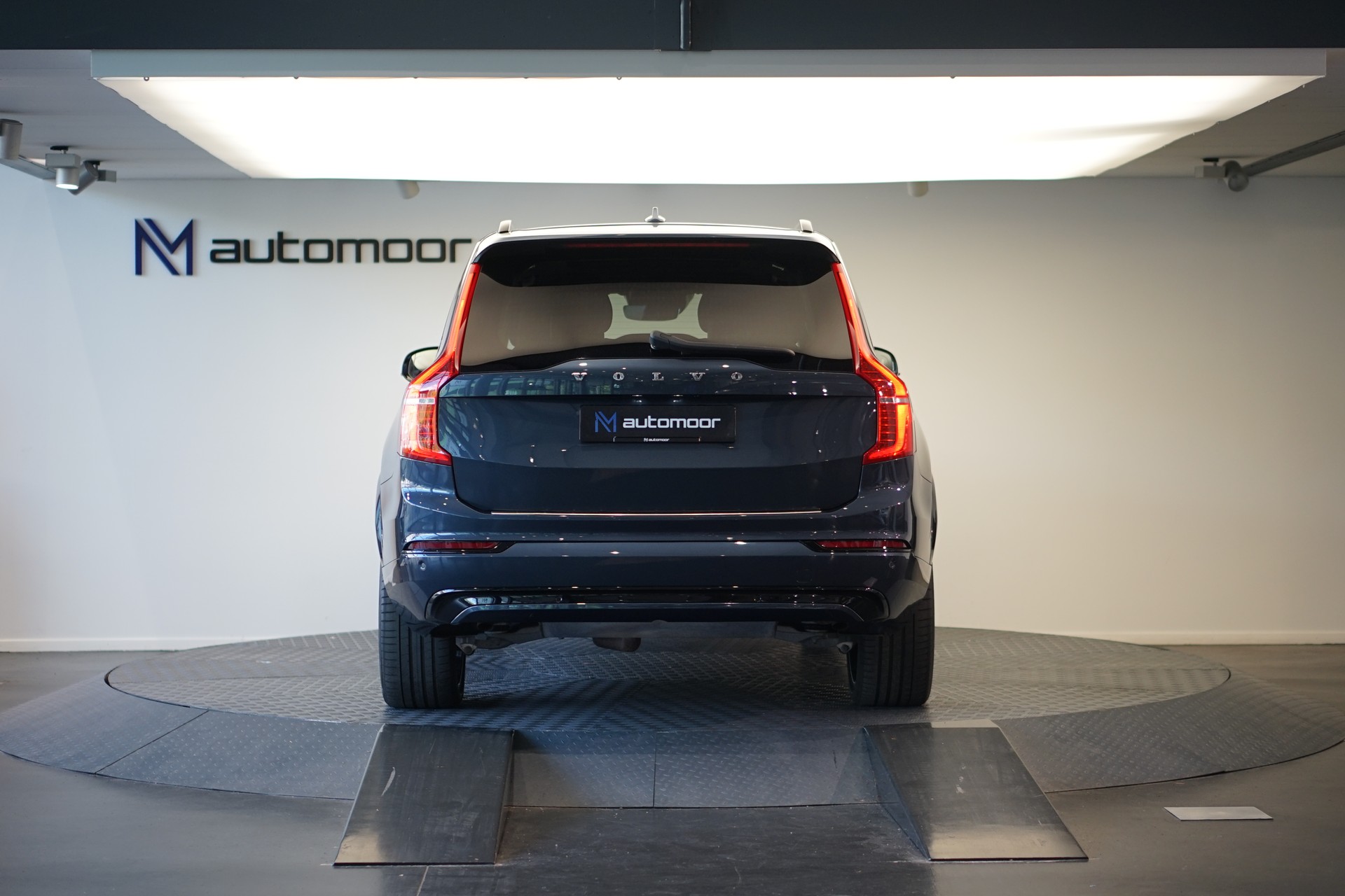 VOLVO XC90 T8 eAWD PluginHybrid R-Design Geartronic *Gratisservice* *7 Plätze*-image-5