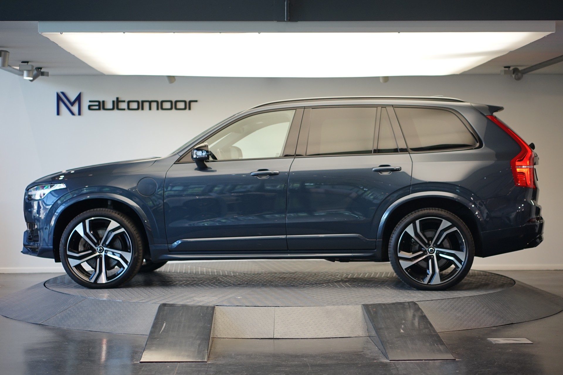 VOLVO XC90 T8 eAWD PluginHybrid R-Design Geartronic *Gratisservice* *7 Plätze*-image-7