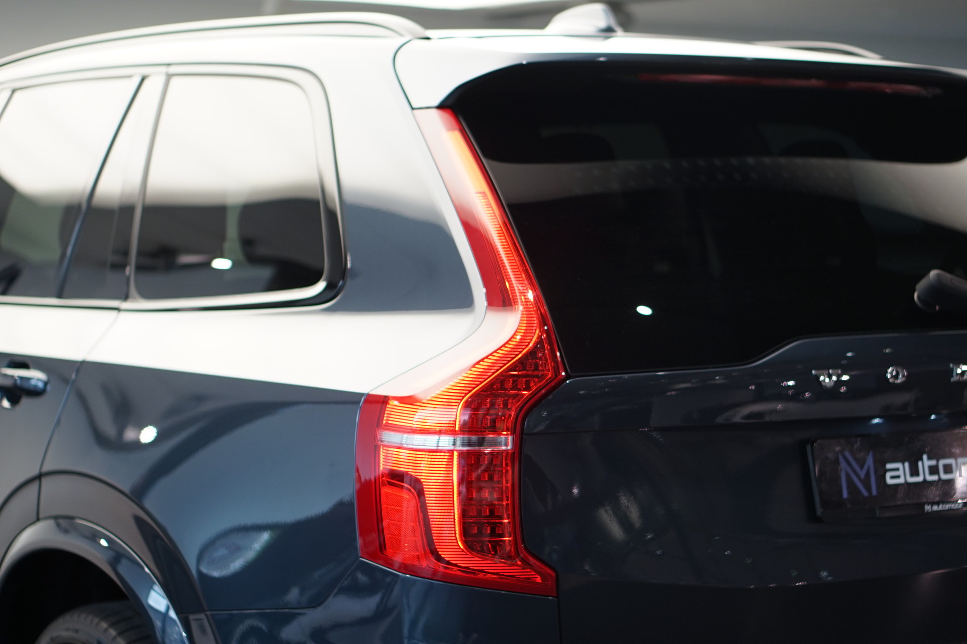 VOLVO XC90 T8 eAWD PluginHybrid R-Design Geartronic *Gratisservice* *7 Plätze*-image-39