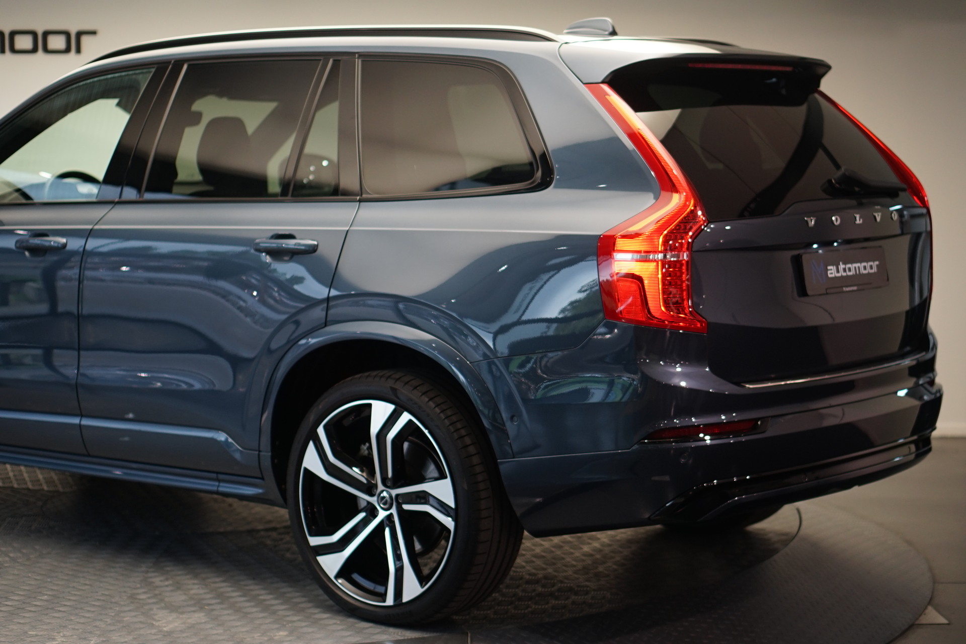 VOLVO XC90 T8 eAWD PluginHybrid R-Design Geartronic *Gratisservice* *7 Plätze*-image-40