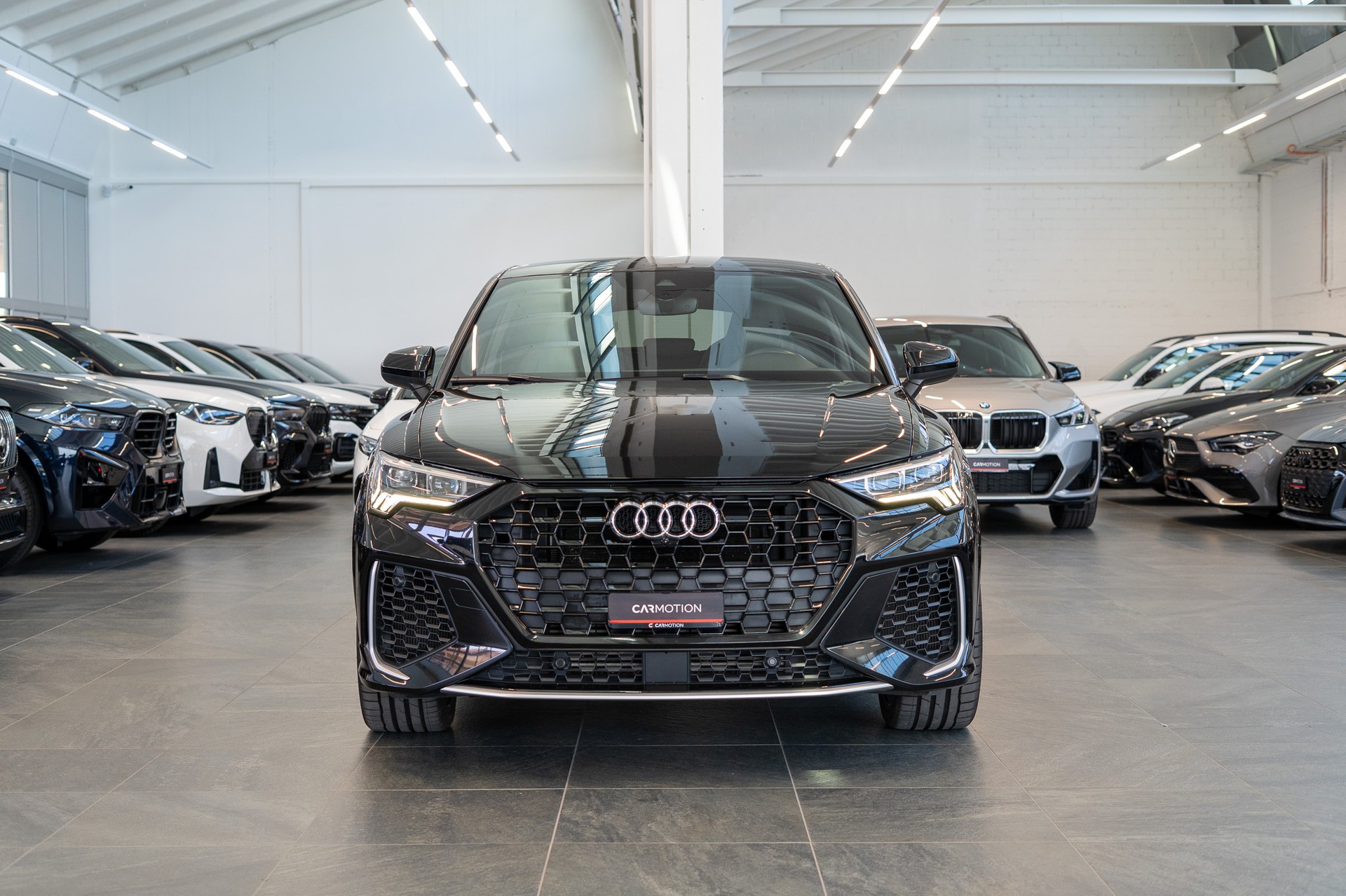 AUDI RS Q3 Sportback 2.5 TFSI quattro S-Tronic / Sportsitze / Rückfahrkamera / el. Sitze-showroom-element-1