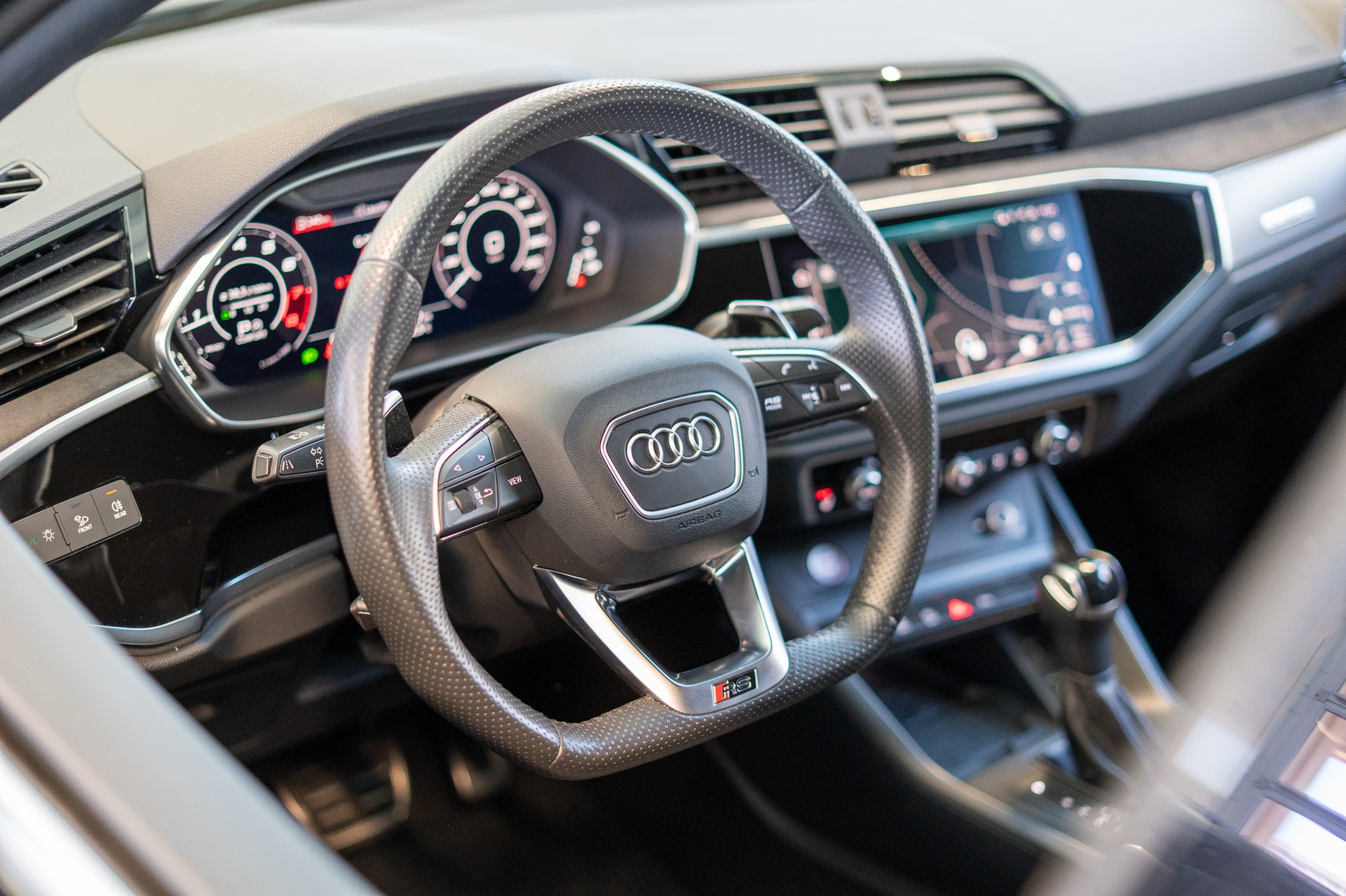 AUDI RS Q3 Sportback 2.5 TFSI quattro S-Tronic / Sportsitze / Rückfahrkamera / el. Sitze-image-11