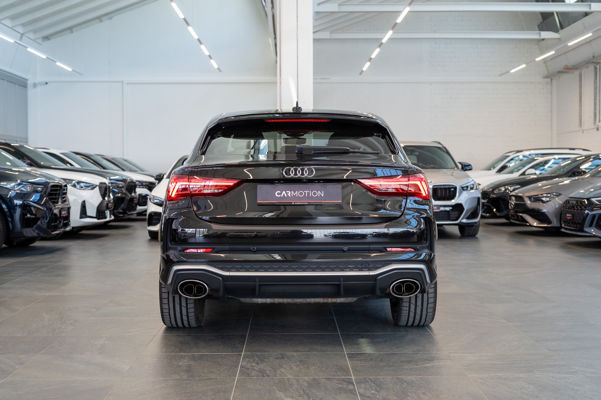AUDI RS Q3 Sportback 2.5 TFSI quattro S-Tronic / Sportsitze / Rückfahrkamera / el. Sitze-image-4