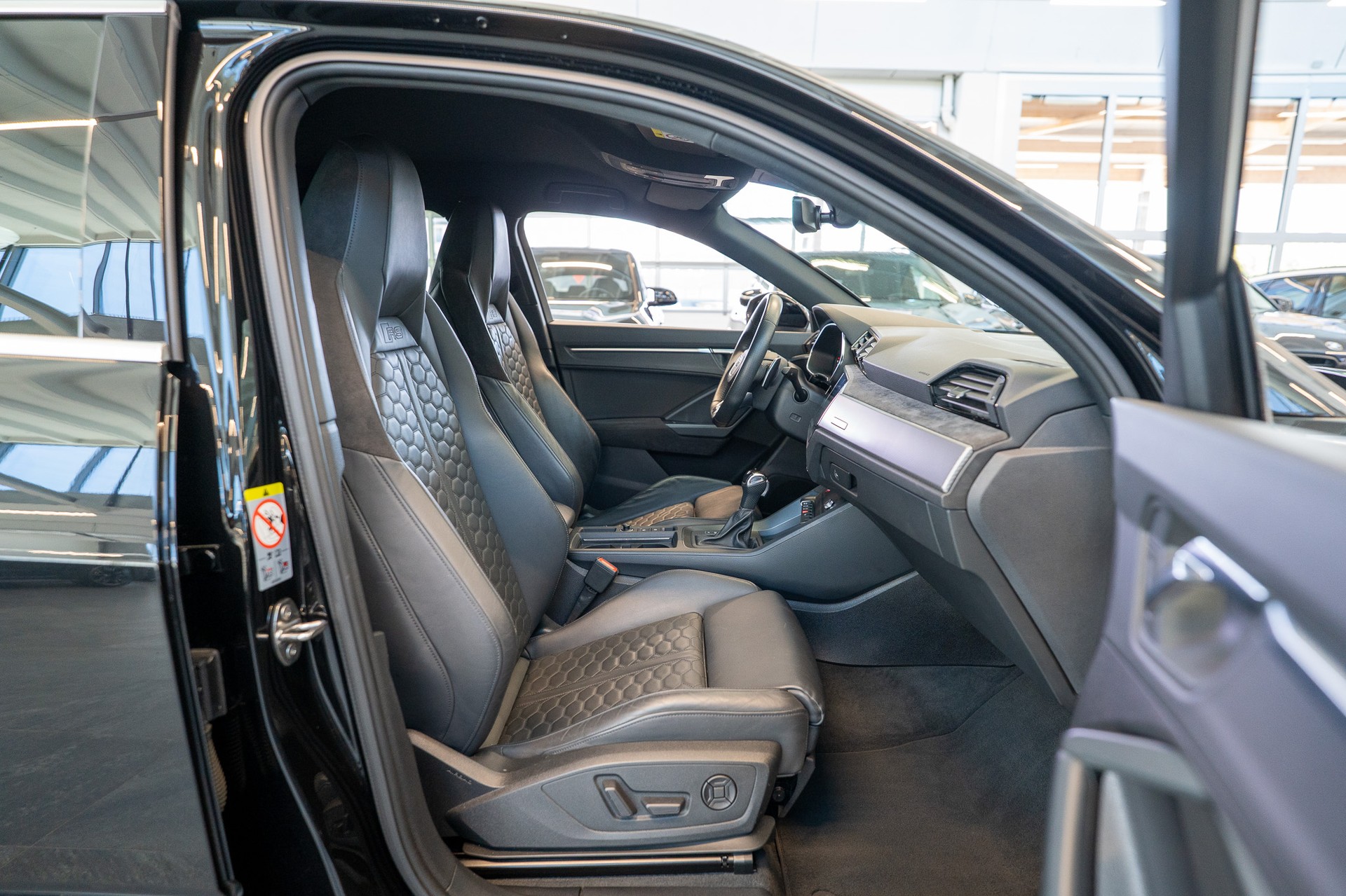 AUDI RS Q3 Sportback 2.5 TFSI quattro S-Tronic / Sportsitze / Rückfahrkamera / el. Sitze-image-15