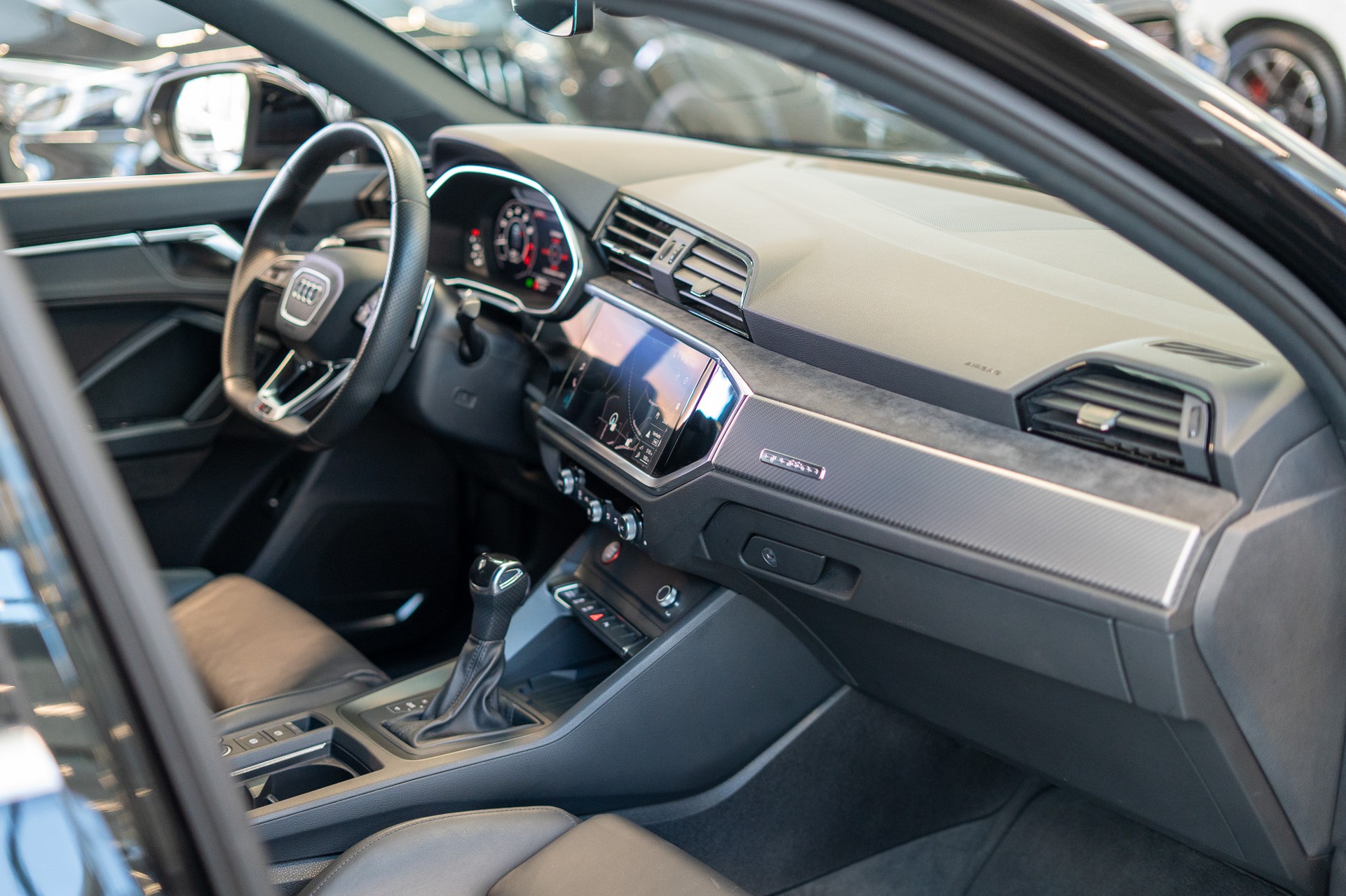AUDI RS Q3 Sportback 2.5 TFSI quattro S-Tronic / Sportsitze / Rückfahrkamera / el. Sitze-image-16