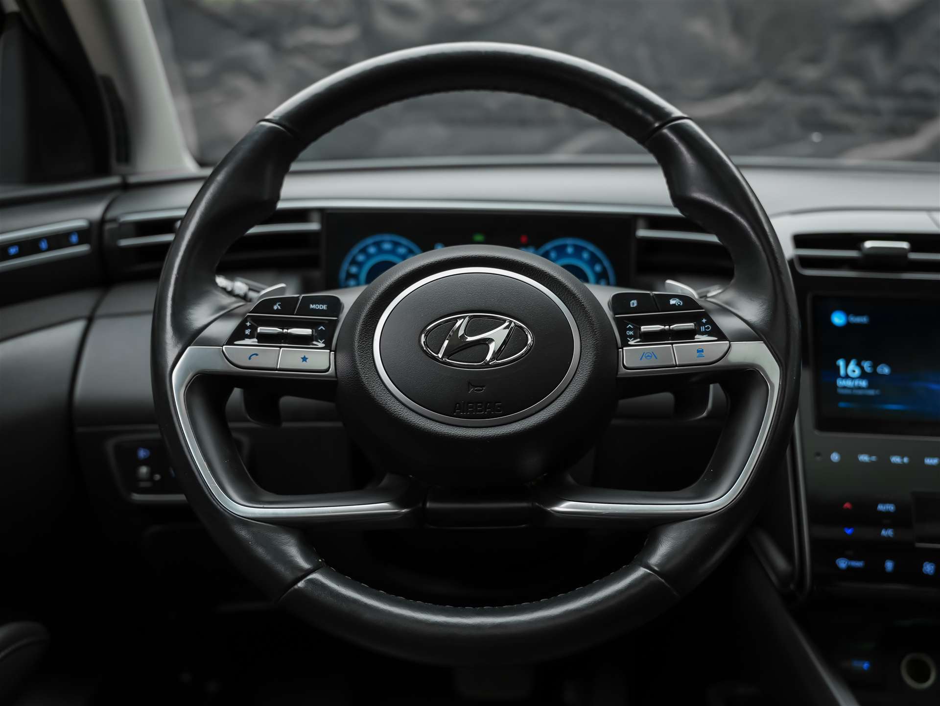 HYUNDAI Tucson 1.6 T-GDi Vertex 4WD *Panorama* 360° Kamera*Sitzkühlung*-image-22