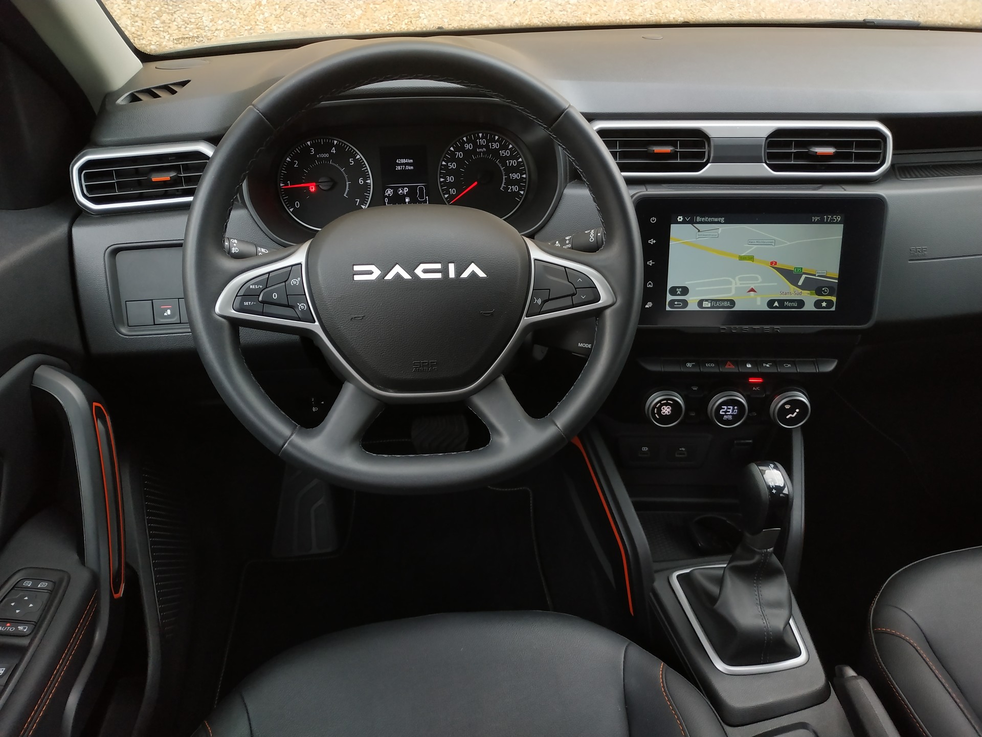 DACIA Duster TCe 150 Extreme EDC 4x2 Automat-image-10
