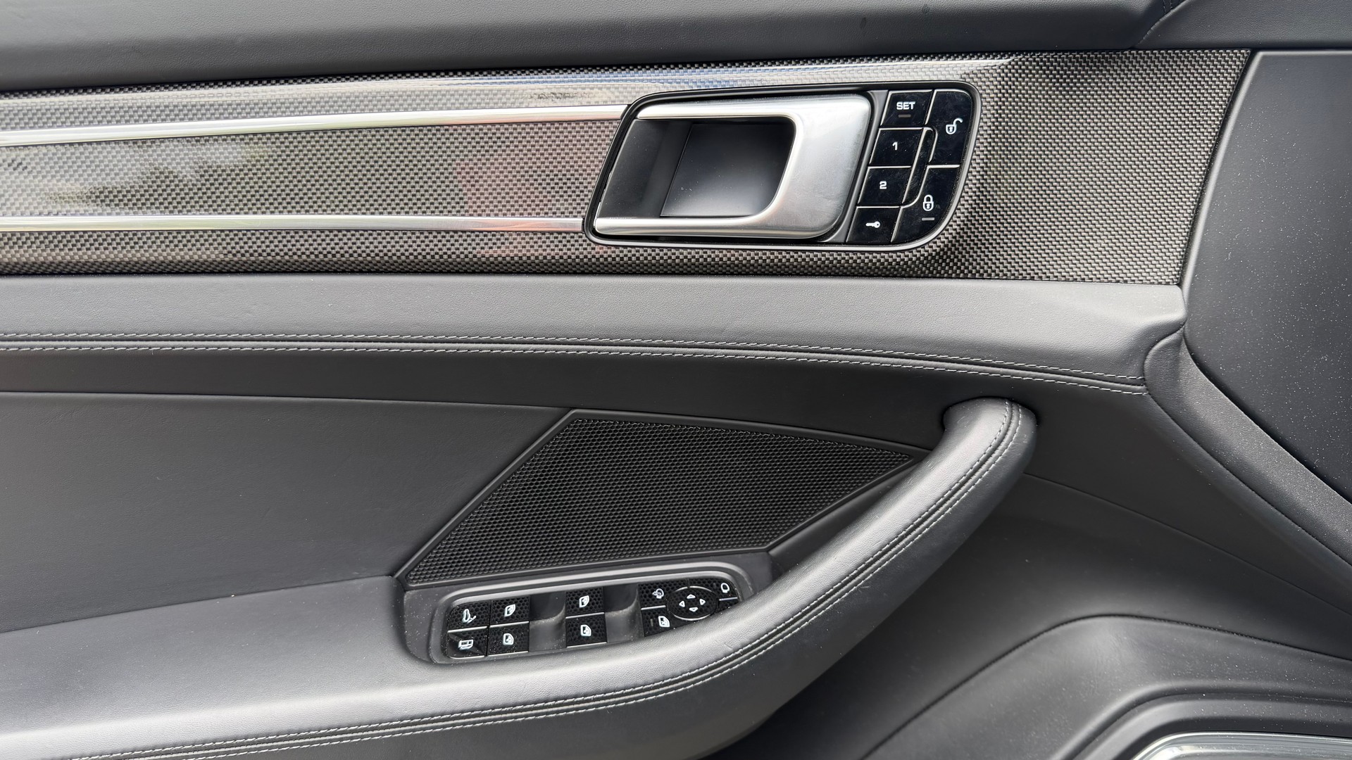 PORSCHE Panamera Turbo S E-Hybrid PDK-image-13