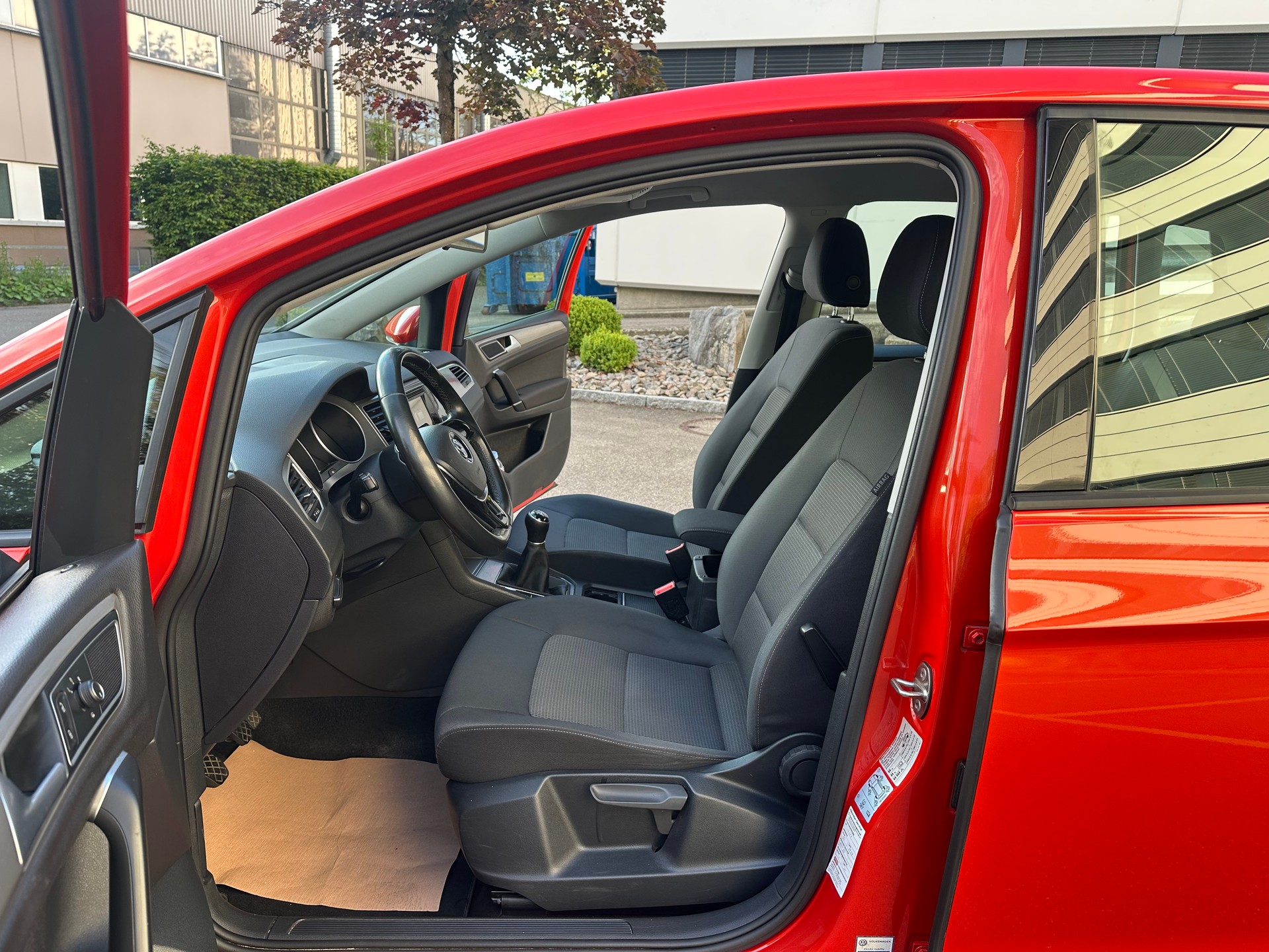 VW SPORTSVAN CL-image-8