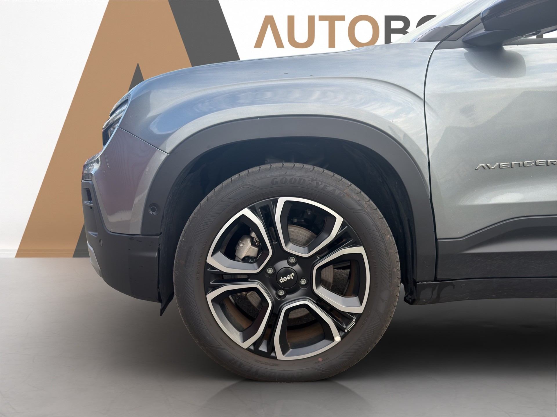 JEEP Avenger Summit-image-17