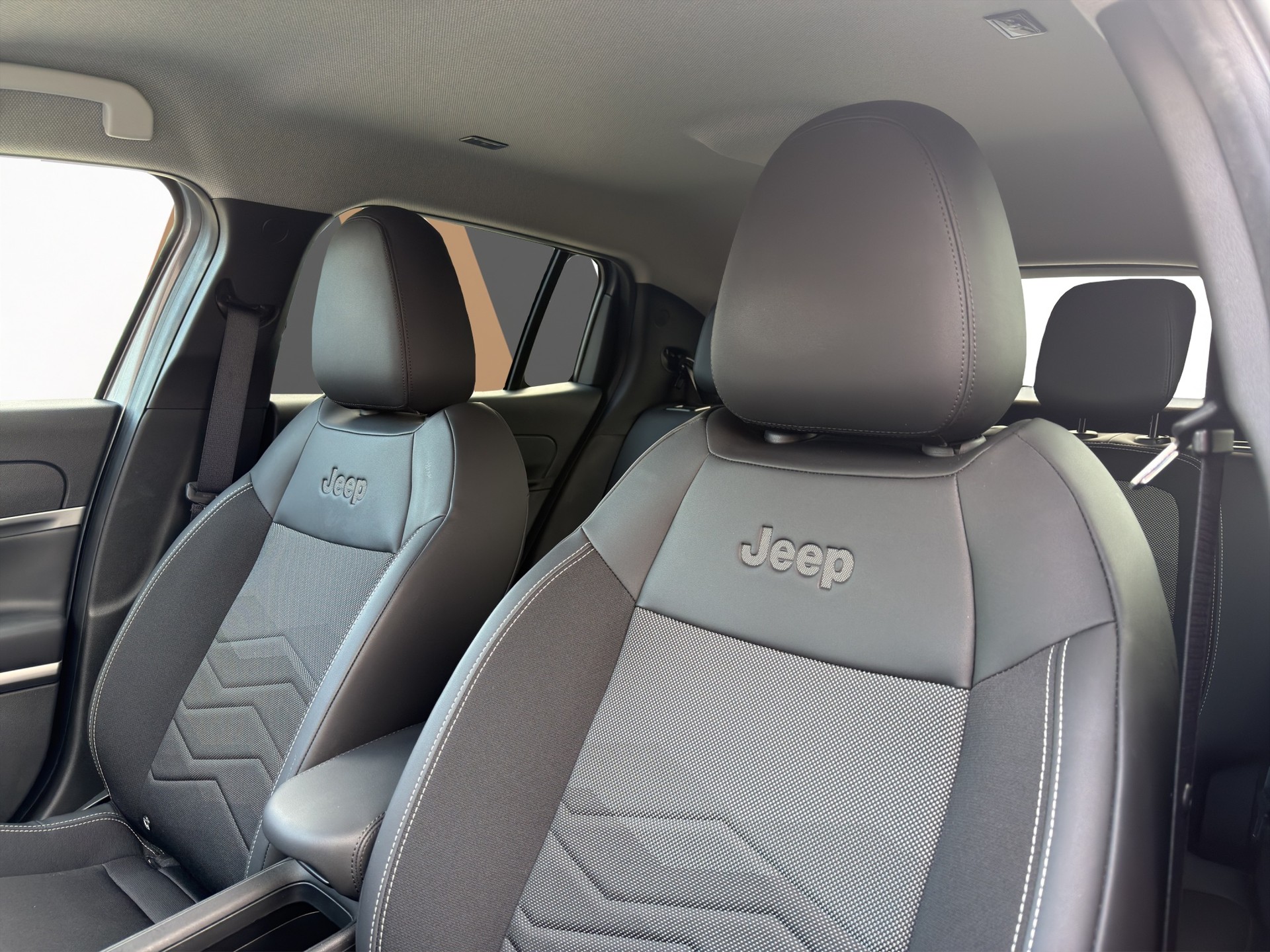 JEEP Avenger Summit-image-19
