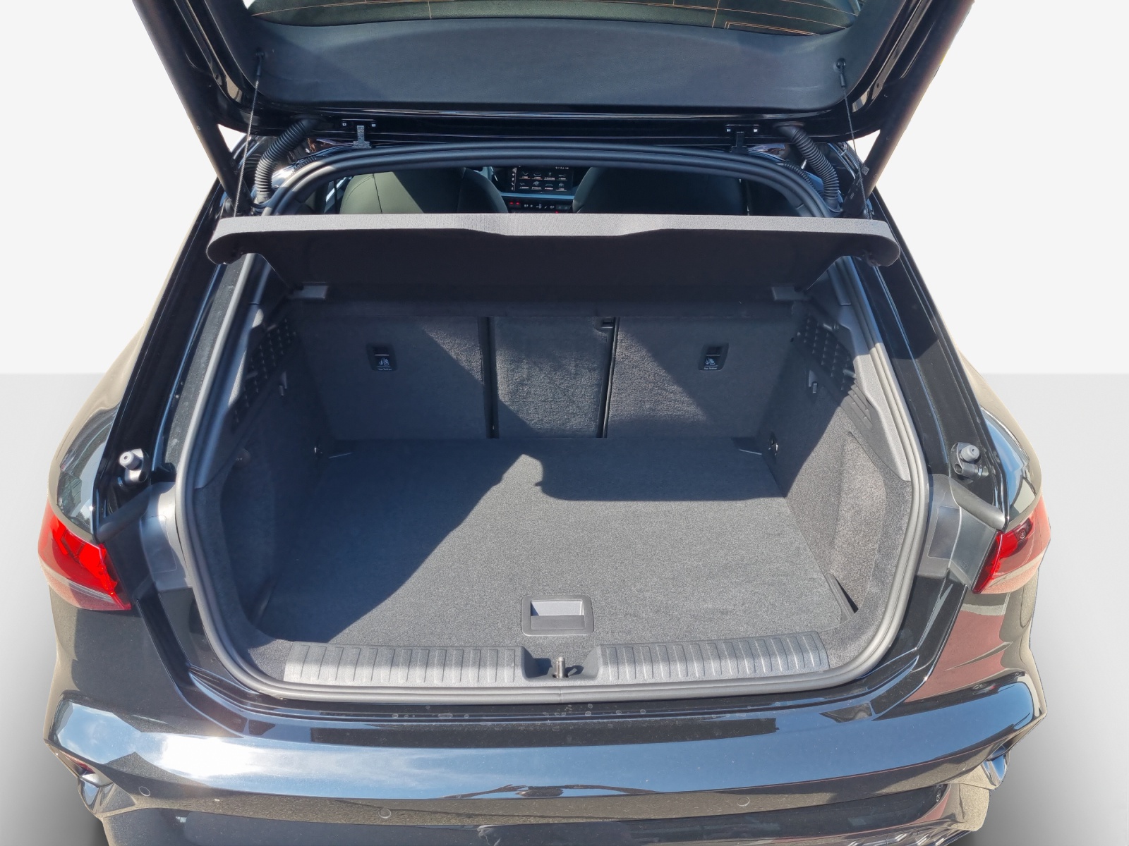 AUDI S3 Sportback TFSI quattro S-tronic-image-12