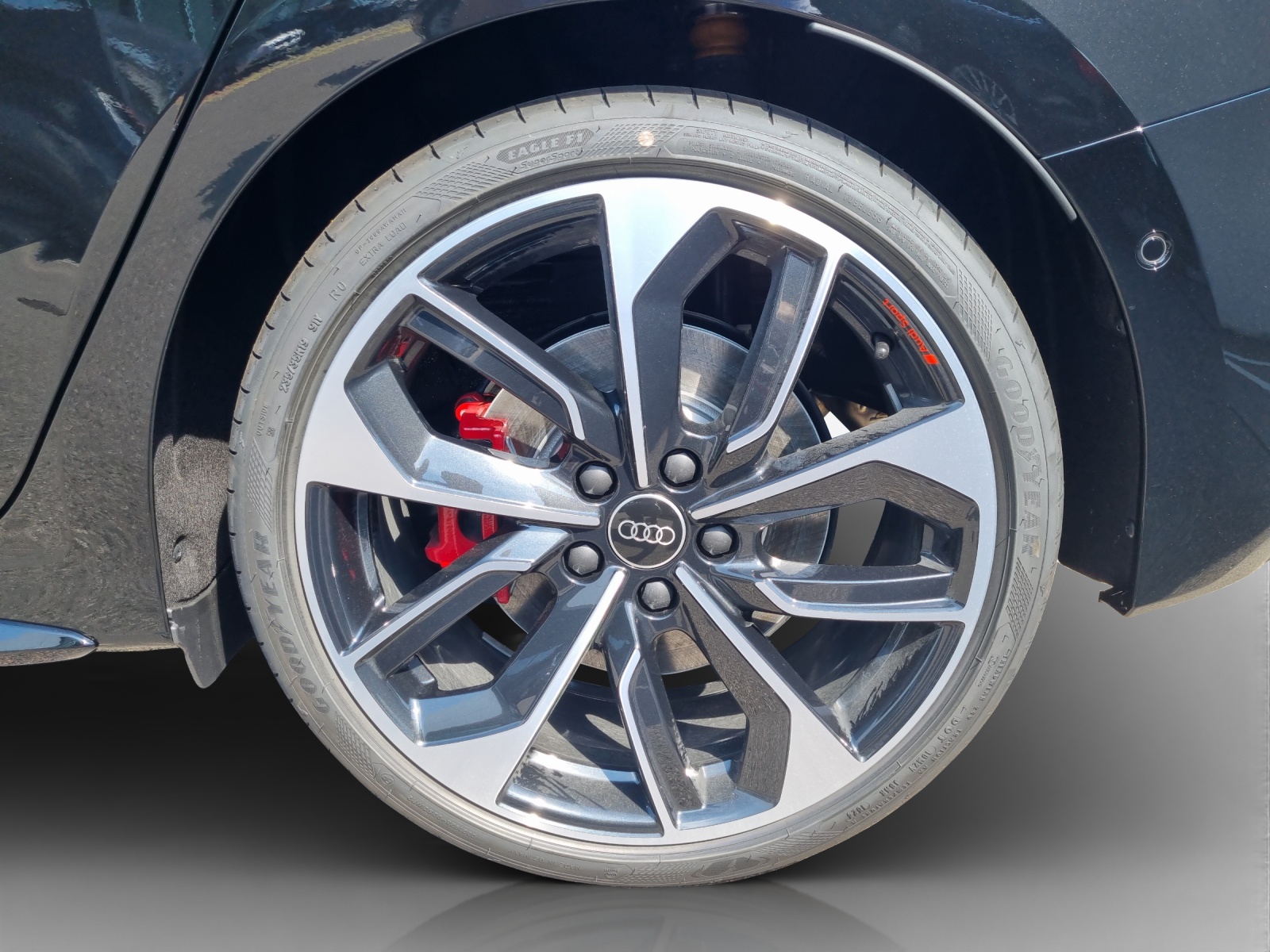 AUDI S3 Sportback TFSI quattro S-tronic-image-13