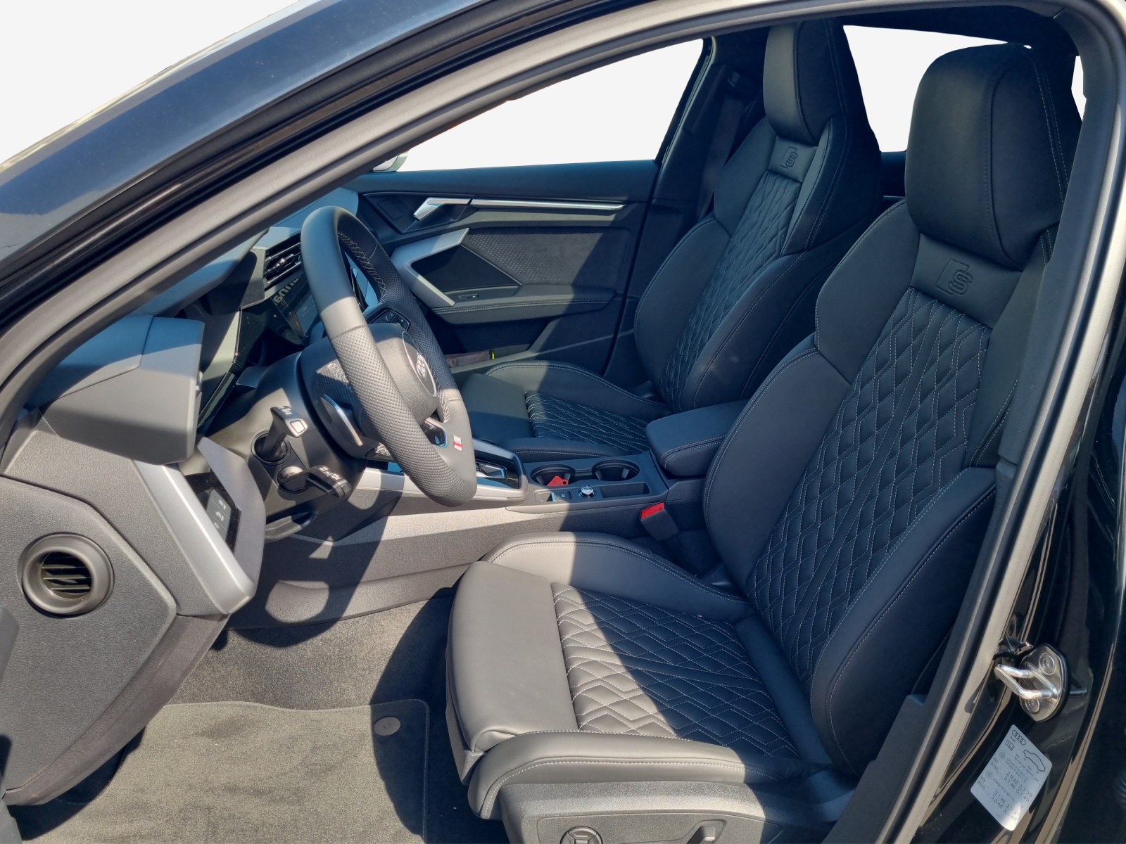 AUDI S3 Sportback TFSI quattro S-tronic-image-7