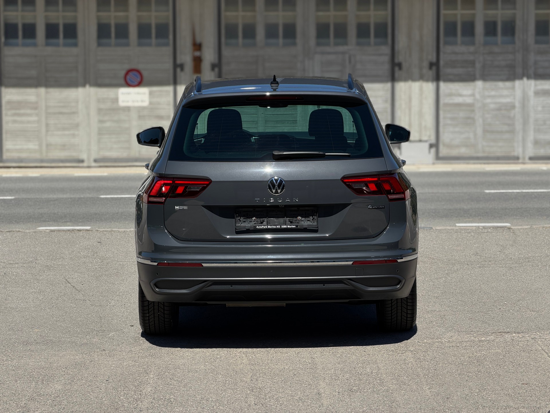 VW Tiguan 2.0 TDI SCR Life 4Motion DSG-image-5