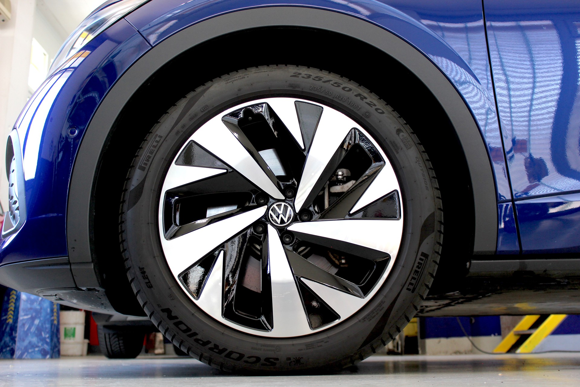 VW ID.5 Pro Performance 77 kWh 💥 TOP Ausstattung inkl. AHK 💥 Garantie 💥 Lieferung möglich-image-7