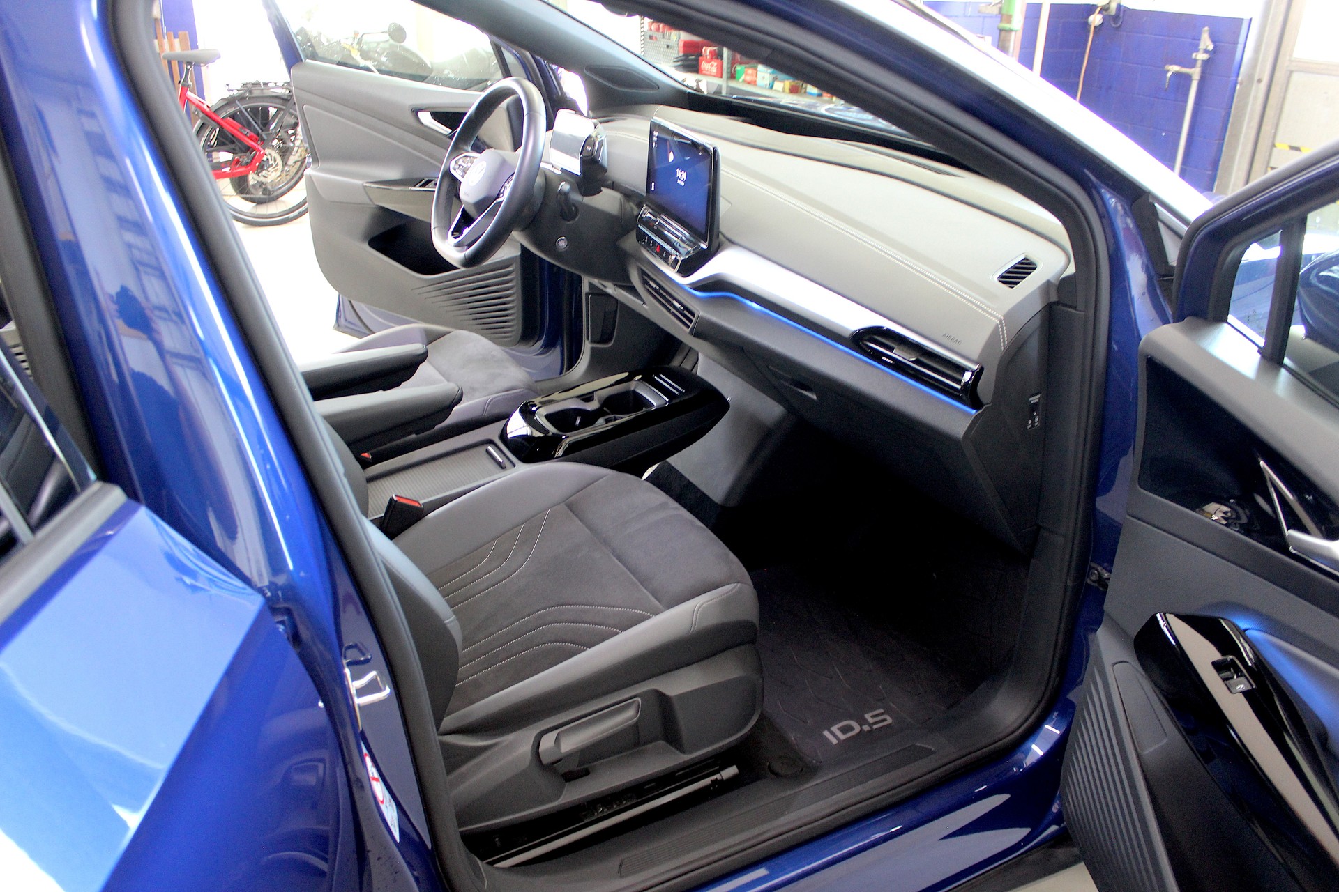 VW ID.5 Pro Performance 77 kWh 💥 TOP Ausstattung inkl. AHK 💥 Garantie 💥 Lieferung möglich-image-19