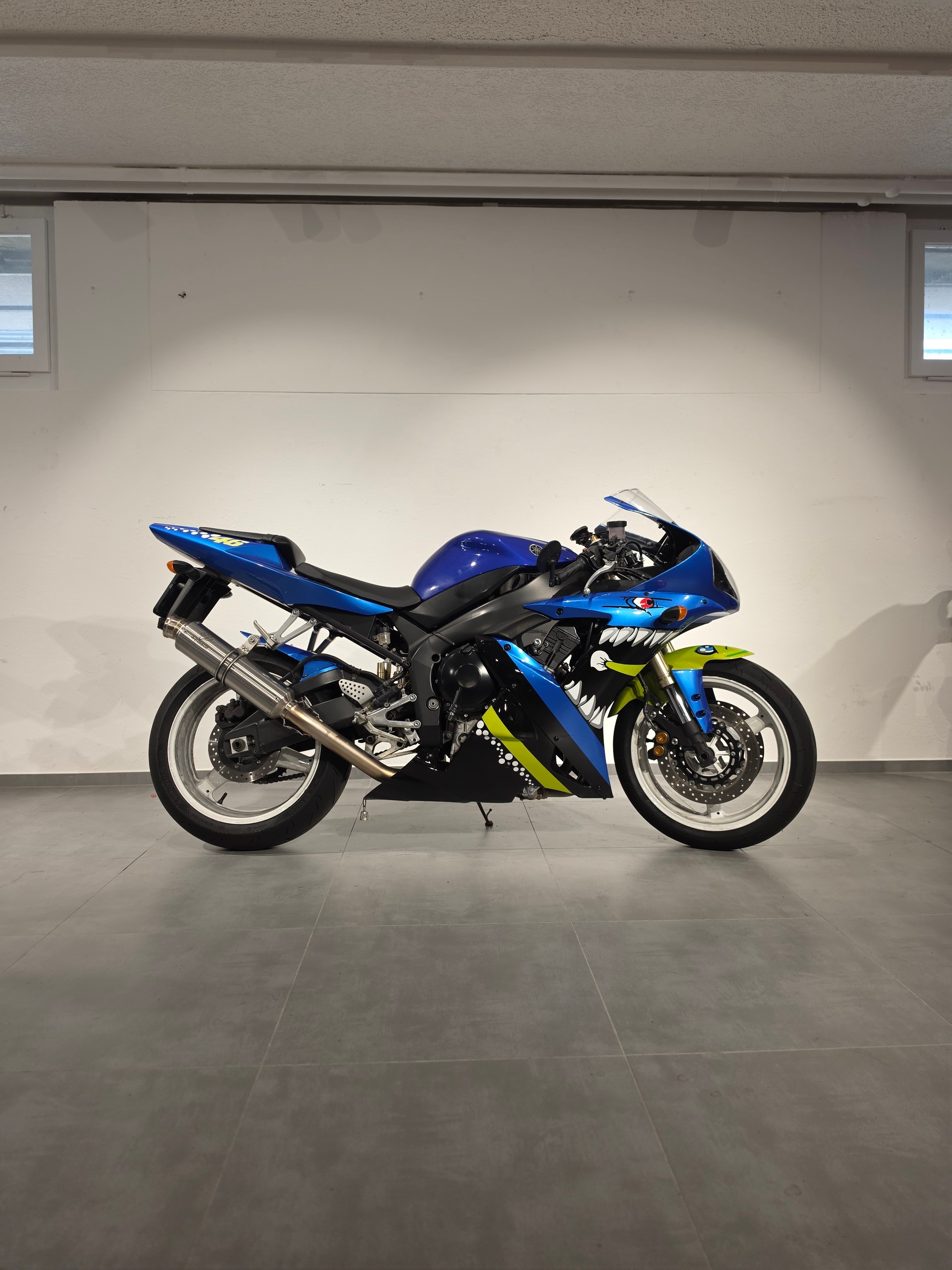 YAMAHA YZF-R1-image-0