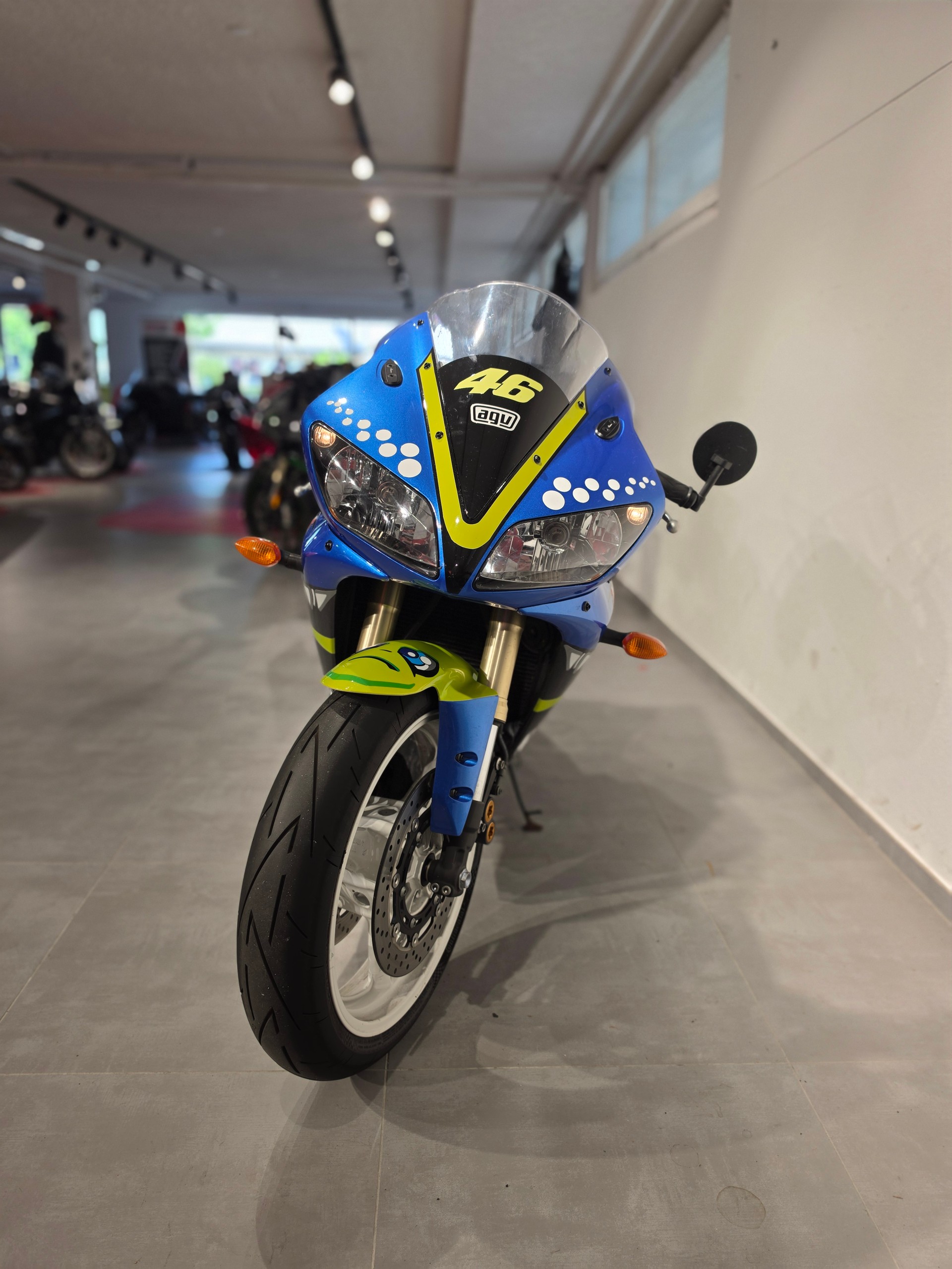 YAMAHA YZF-R1-image-2
