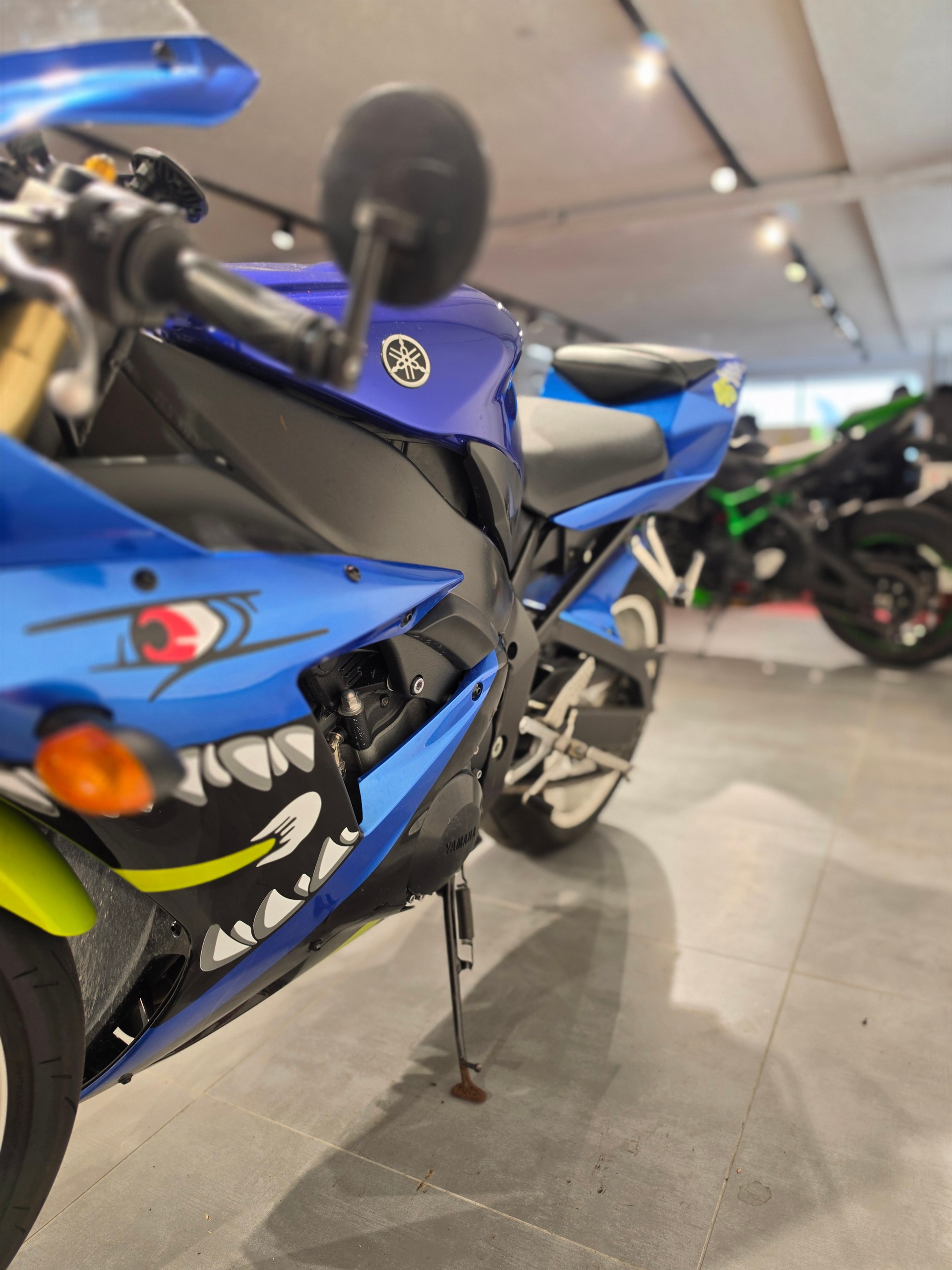YAMAHA YZF-R1-image-4