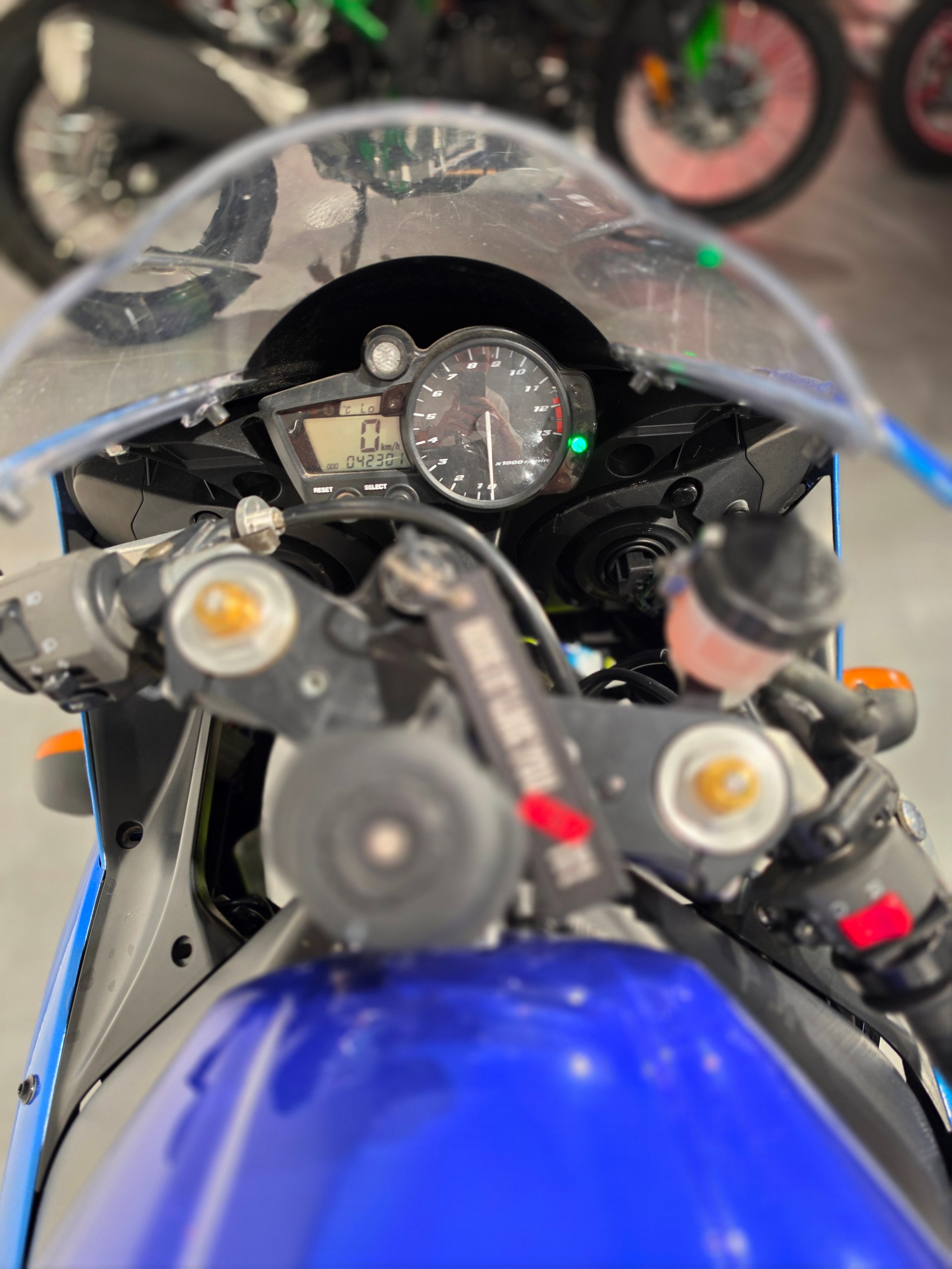 YAMAHA YZF-R1-image-7