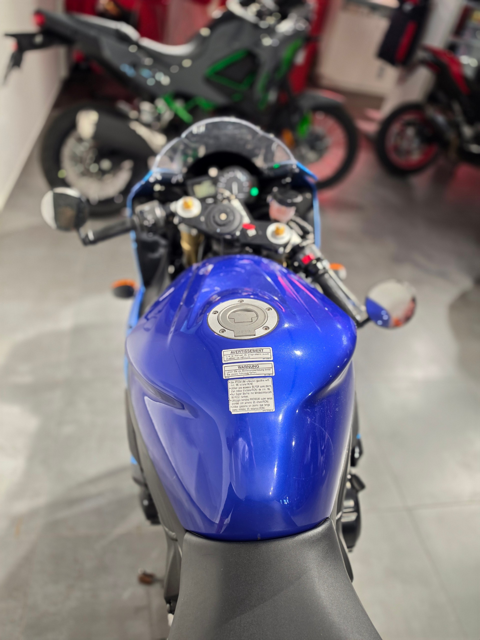 YAMAHA YZF-R1-image-8