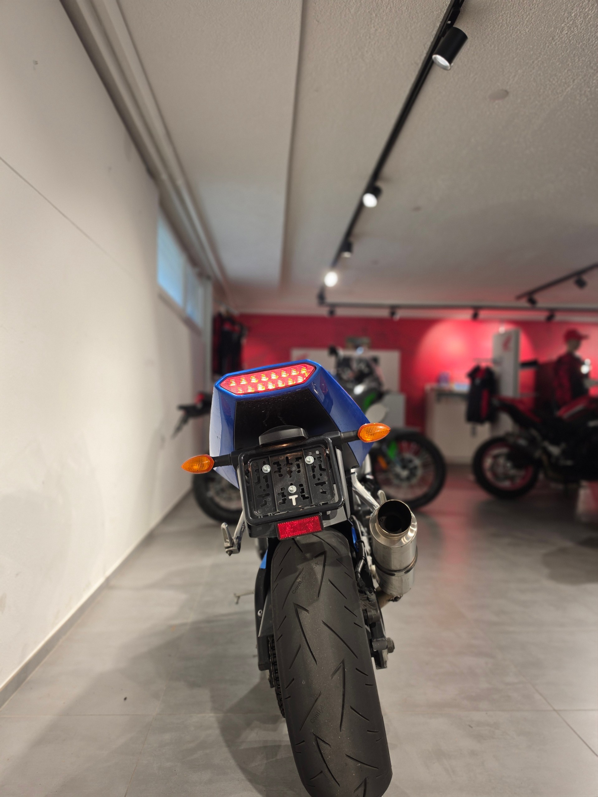 YAMAHA YZF-R1-image-10