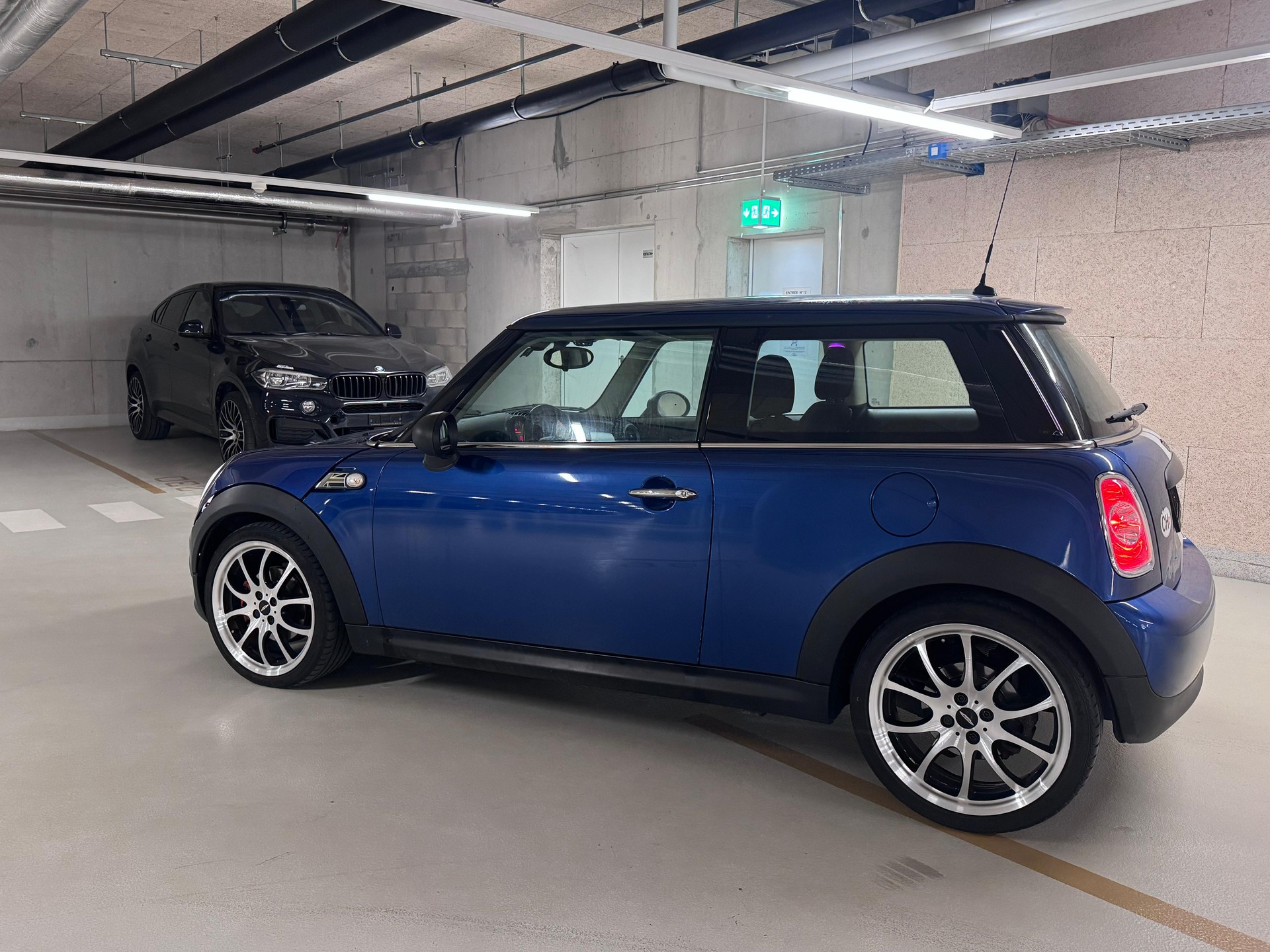 MINI One Ray-showroom-element-3