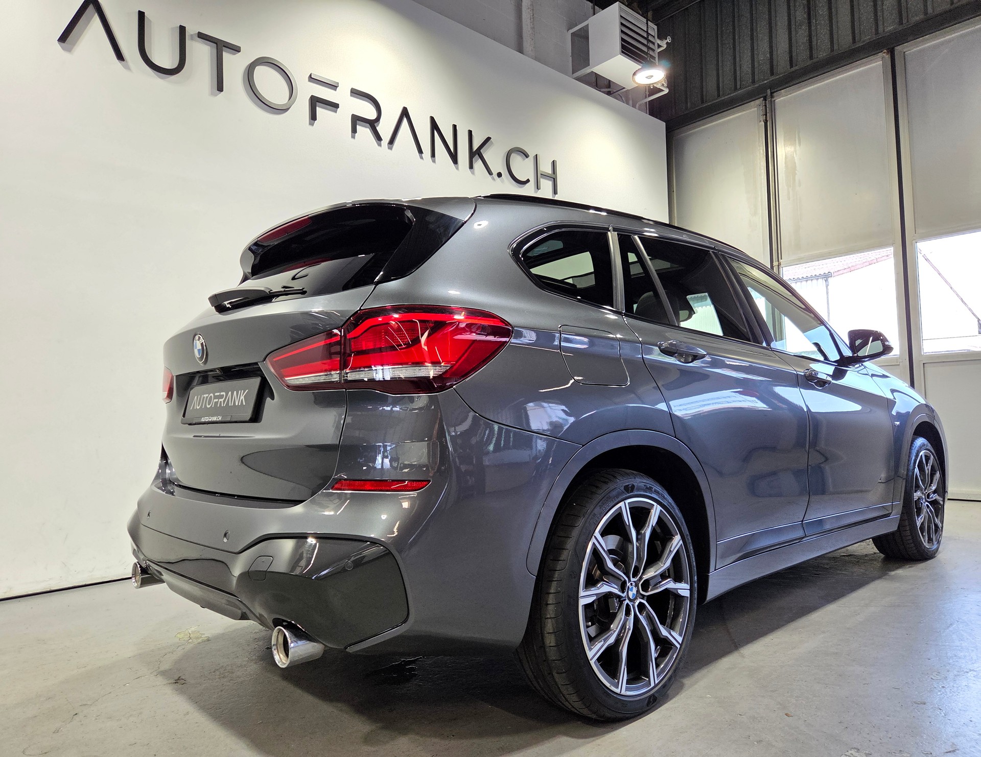 BMW X1 25d xDrive M-Sport-showroom-element-2