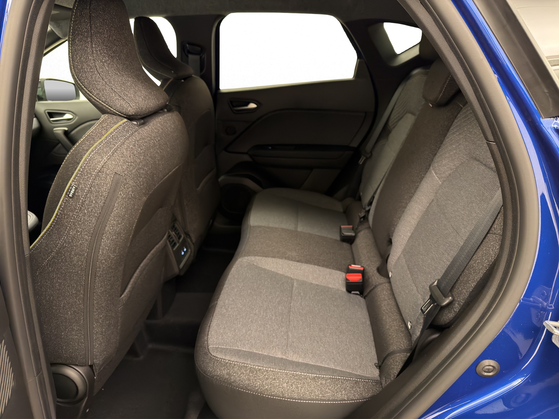 RENAULT Captur 1.8 E-Tech techno-image-12