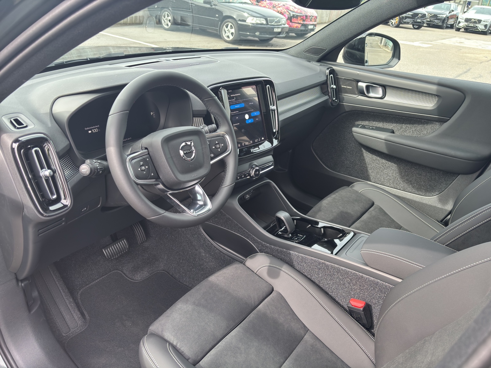 VOLVO EX40 Twin Ultra AWD-image-9