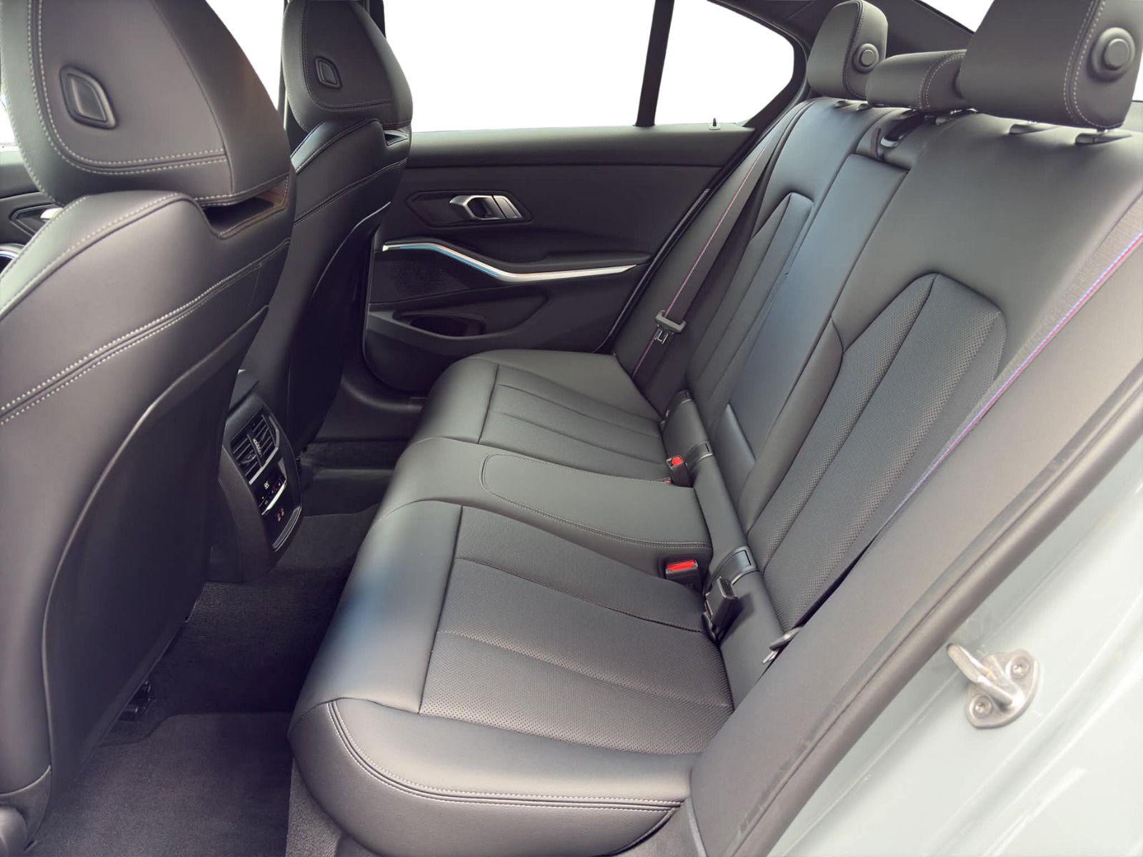 BMW M340i xDrive 48V Steptronic M Sport Pro-image-16