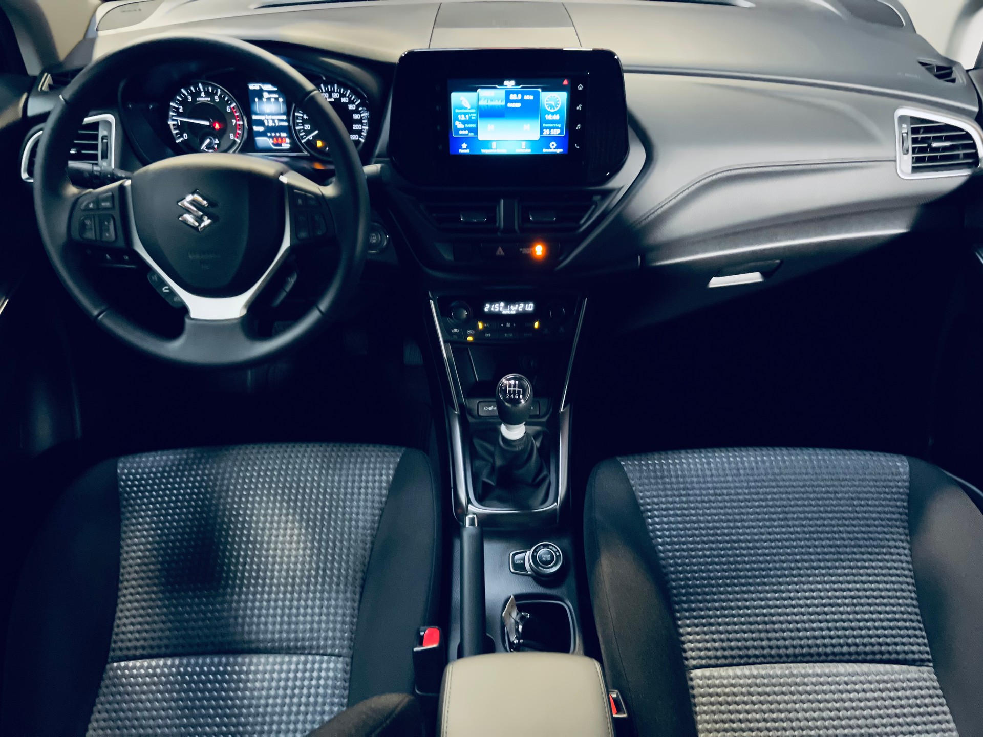 SUZUKI S-Cross 1.4 16V Compact+ MHD 4WD-image-12
