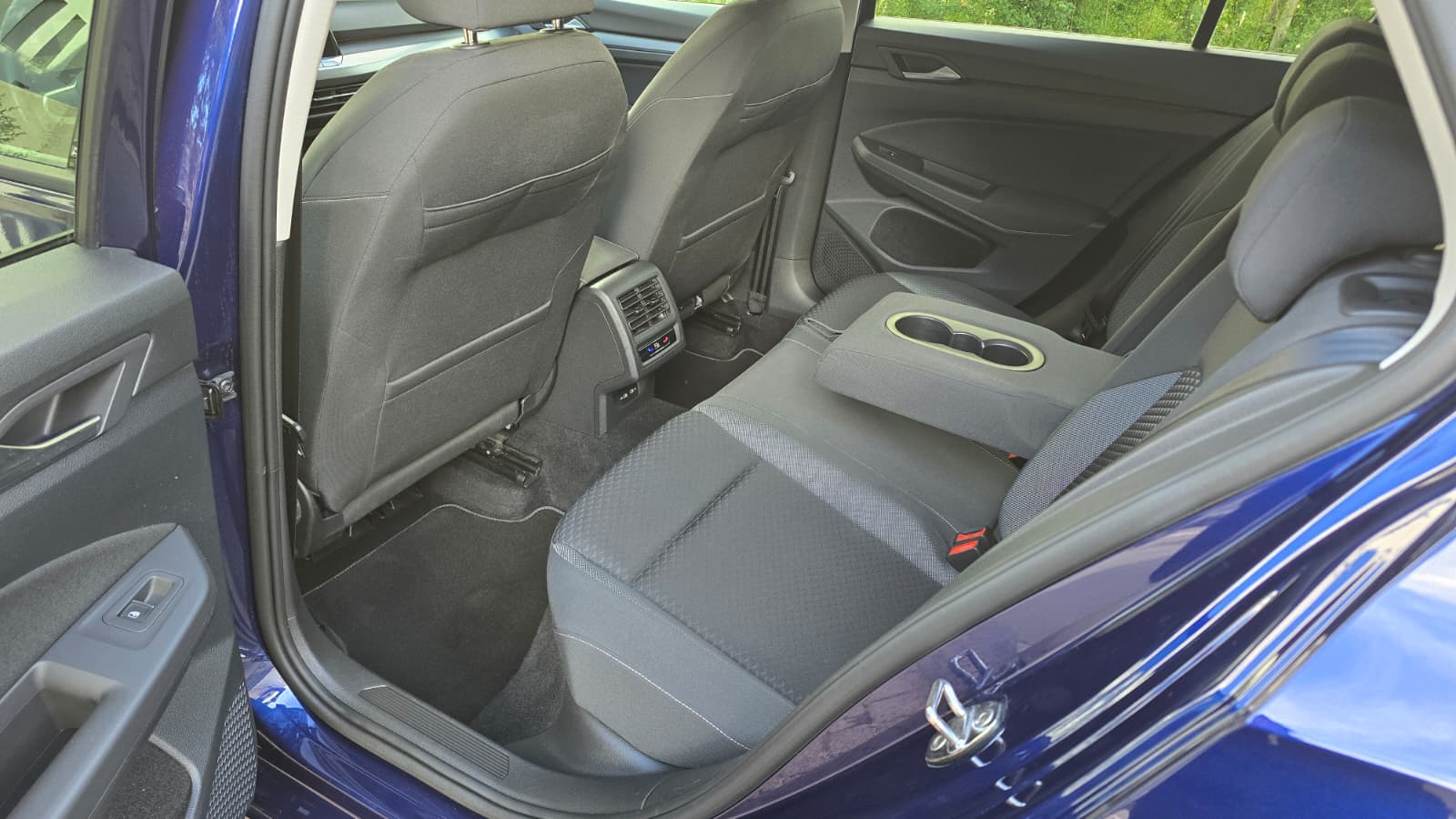 VW 2.0 TDI ACTIVE | Zweite Hand | Top Ausstattung | Frisch ab MFK | Elk Anhängerkupplung | Spurhalteassistent | Rückfahrtkamera-image-14
