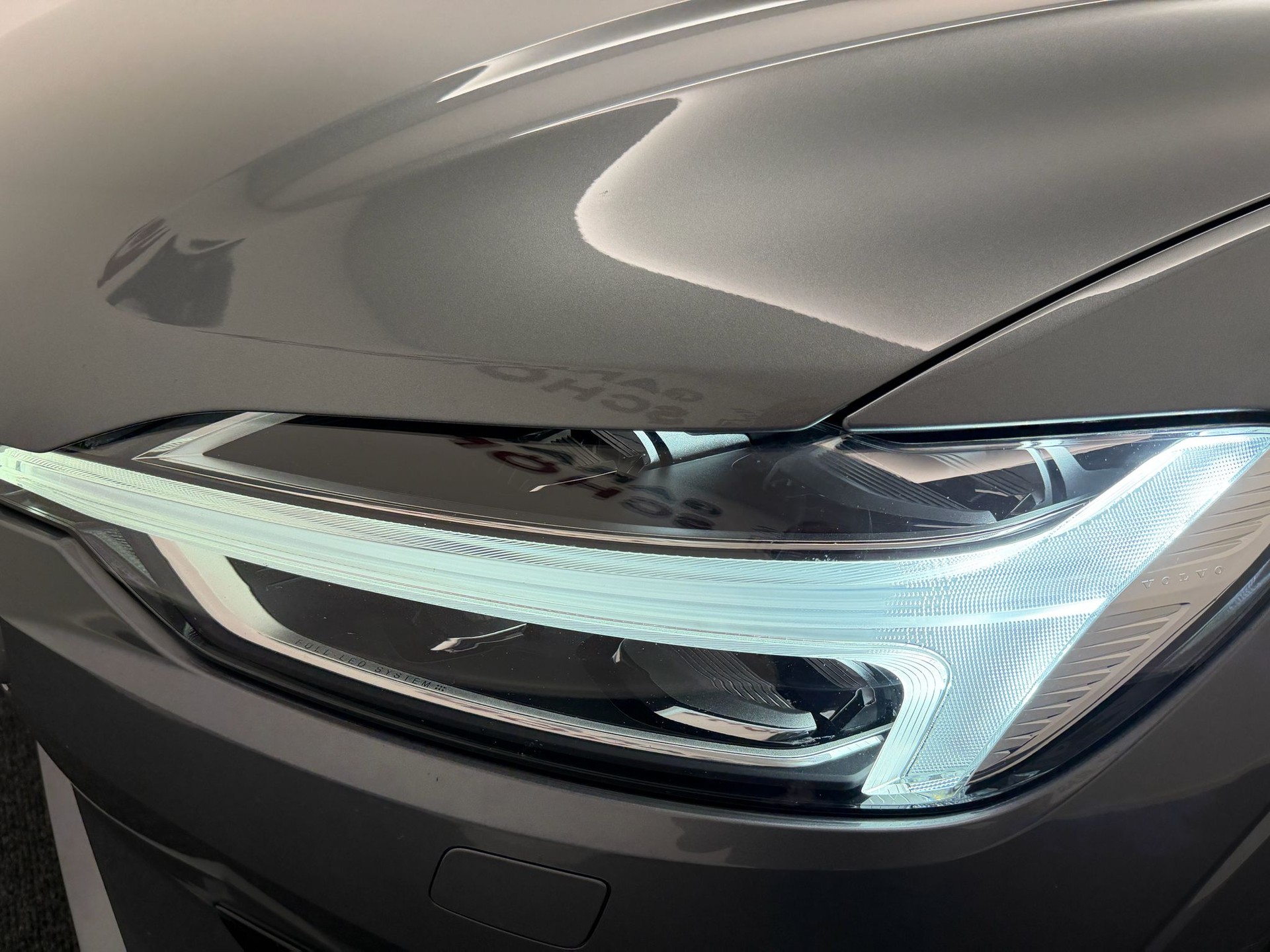 VOLVO XC60 D5 AWD R-Design Geartronic-image-7