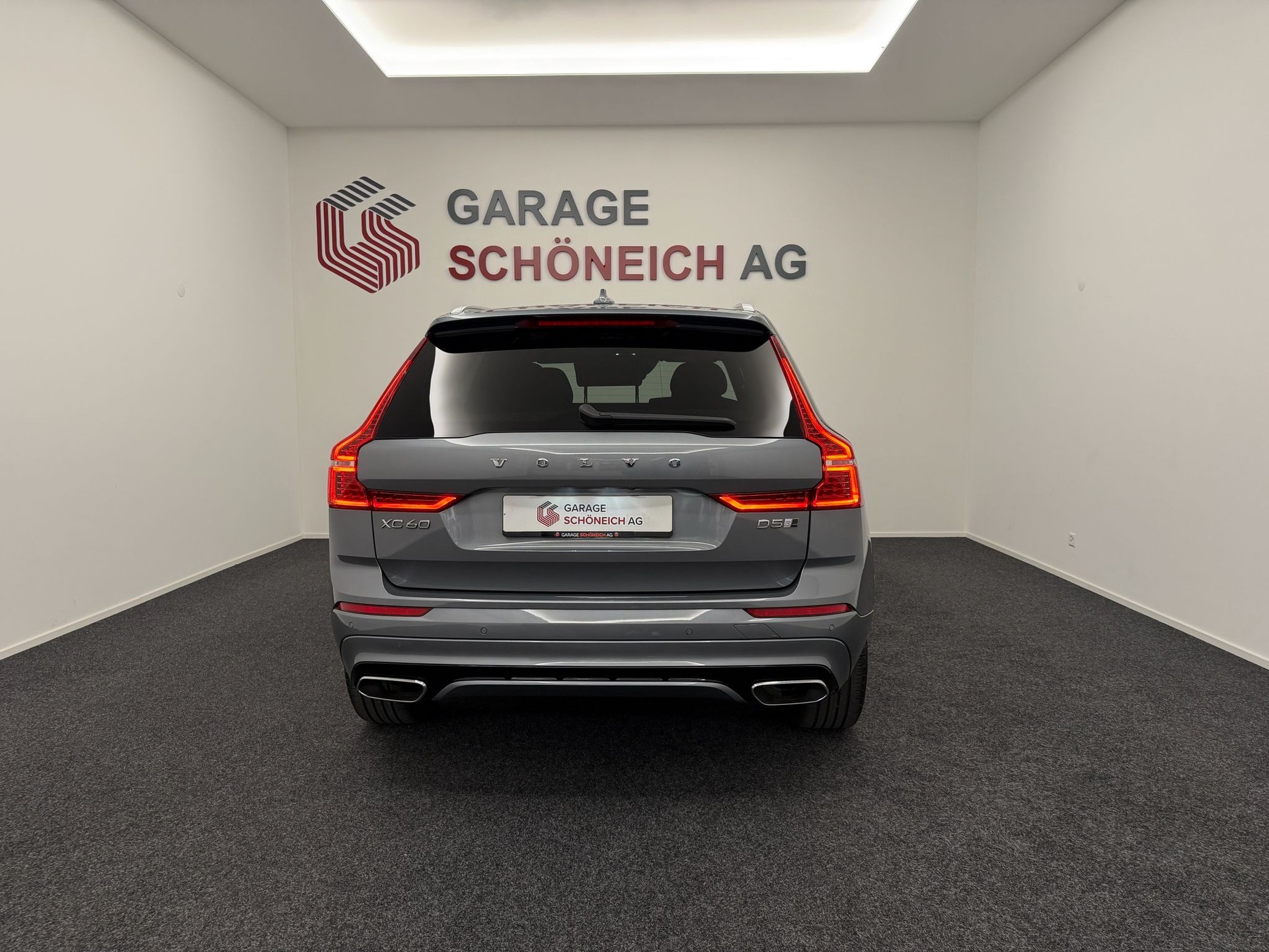 VOLVO XC60 D5 AWD R-Design Geartronic-image-5