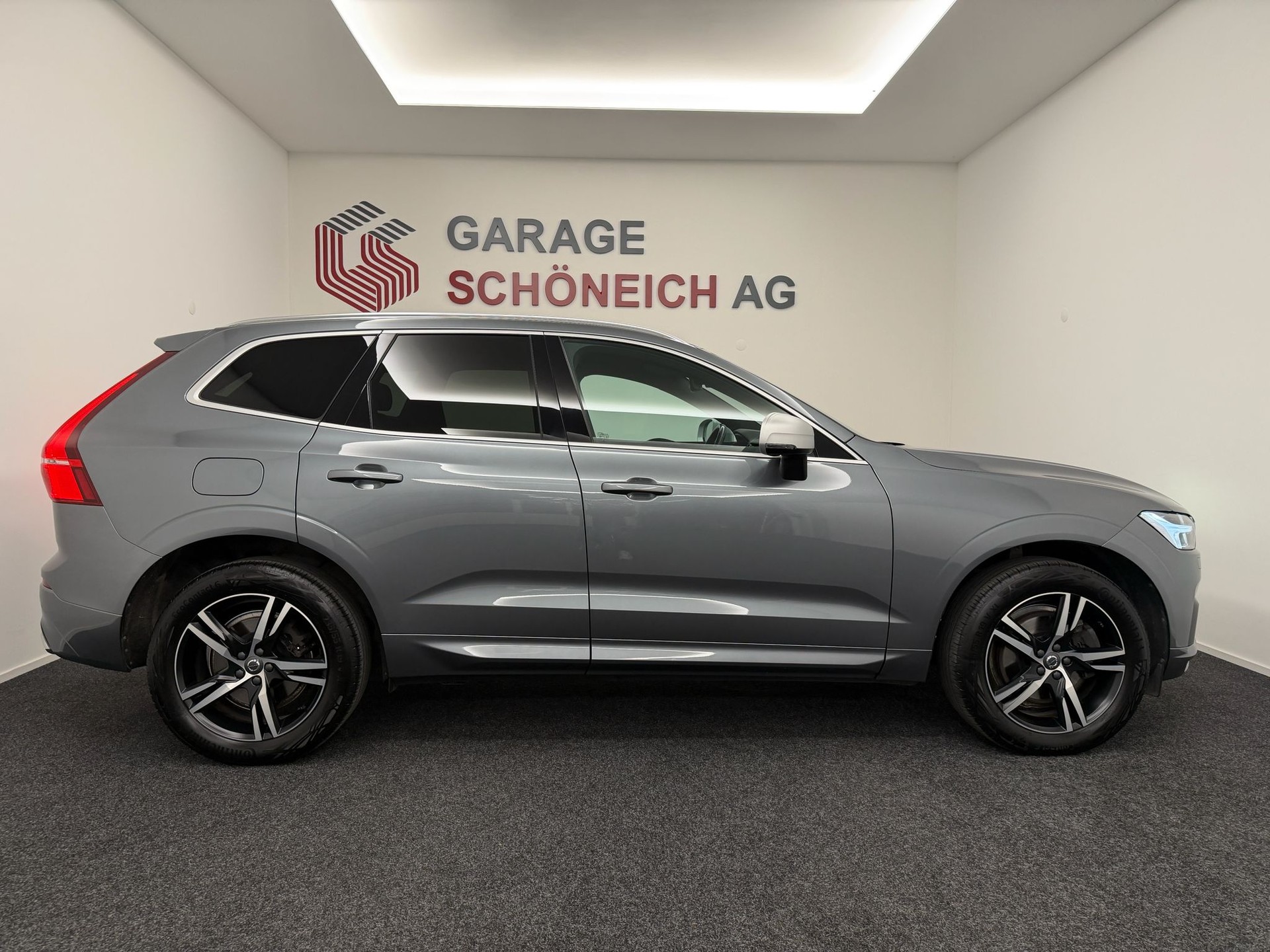 VOLVO XC60 D5 AWD R-Design Geartronic-showroom-element-3