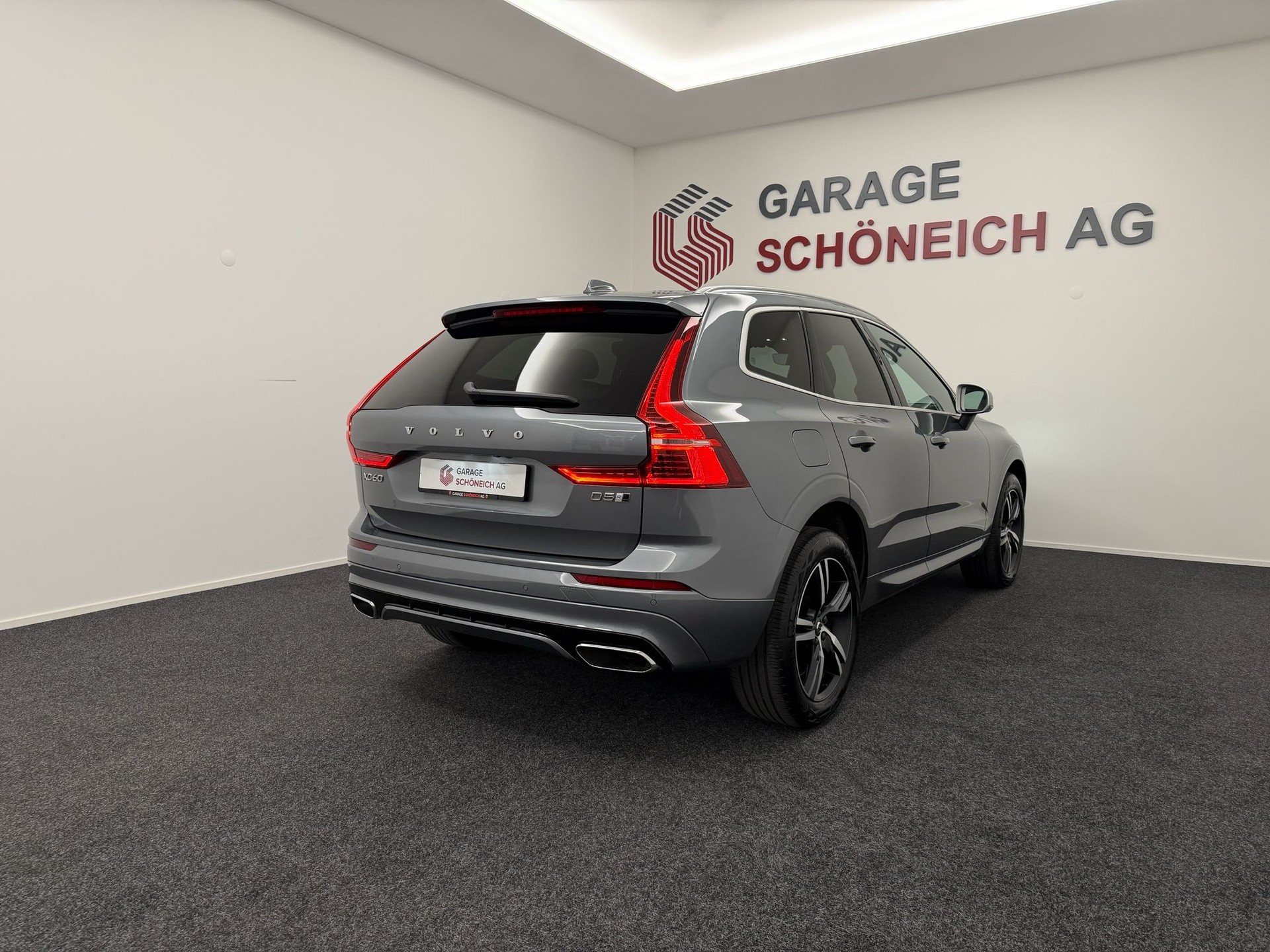 VOLVO XC60 D5 AWD R-Design Geartronic-image-4