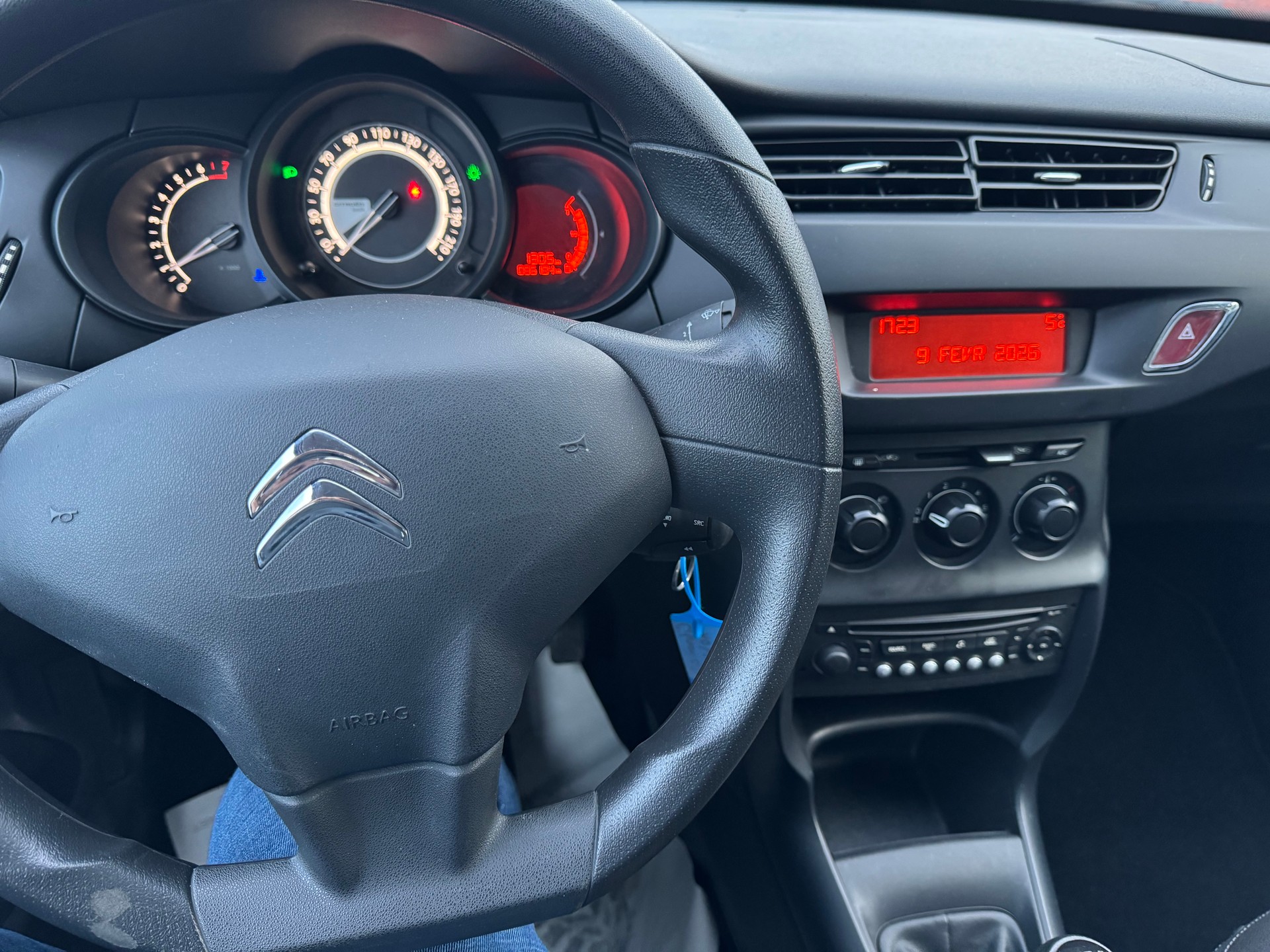 CITROEN C3 1.0i Attraction-image-8